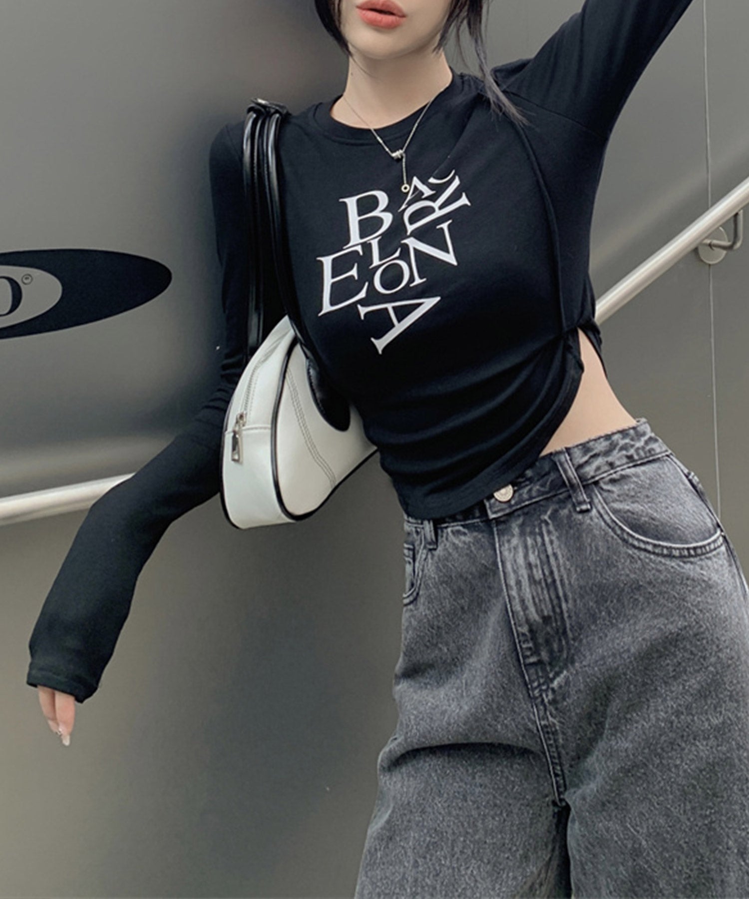 BACロゴレタリングスリムラインTシャツ