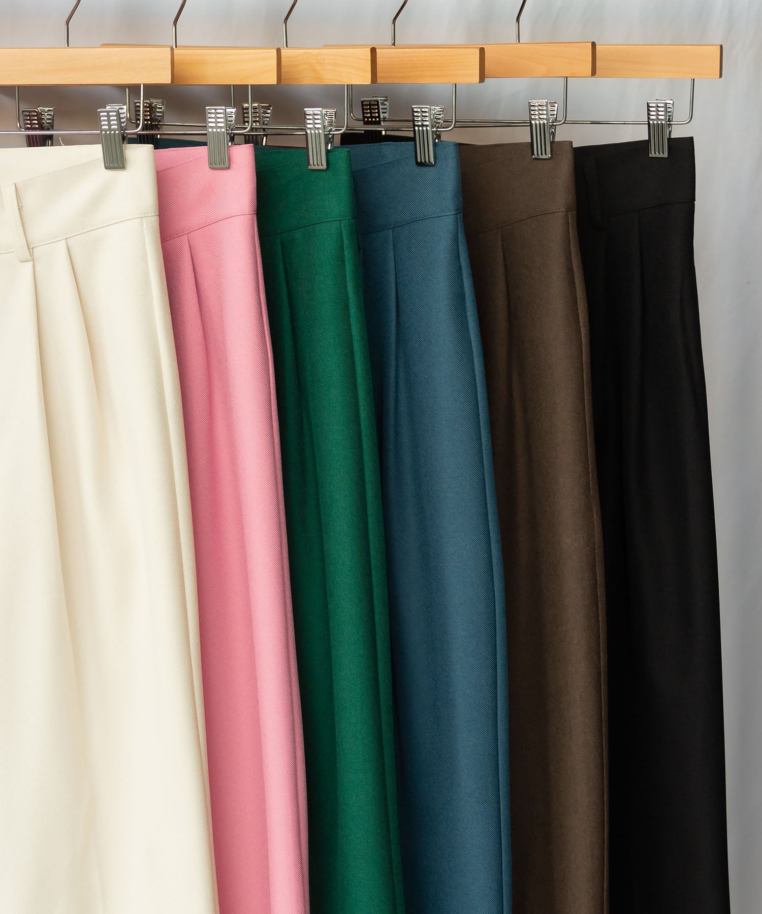 【 秋冬素材で新登場! 】太ベルトハイウエストウールライクカラータックスラックス