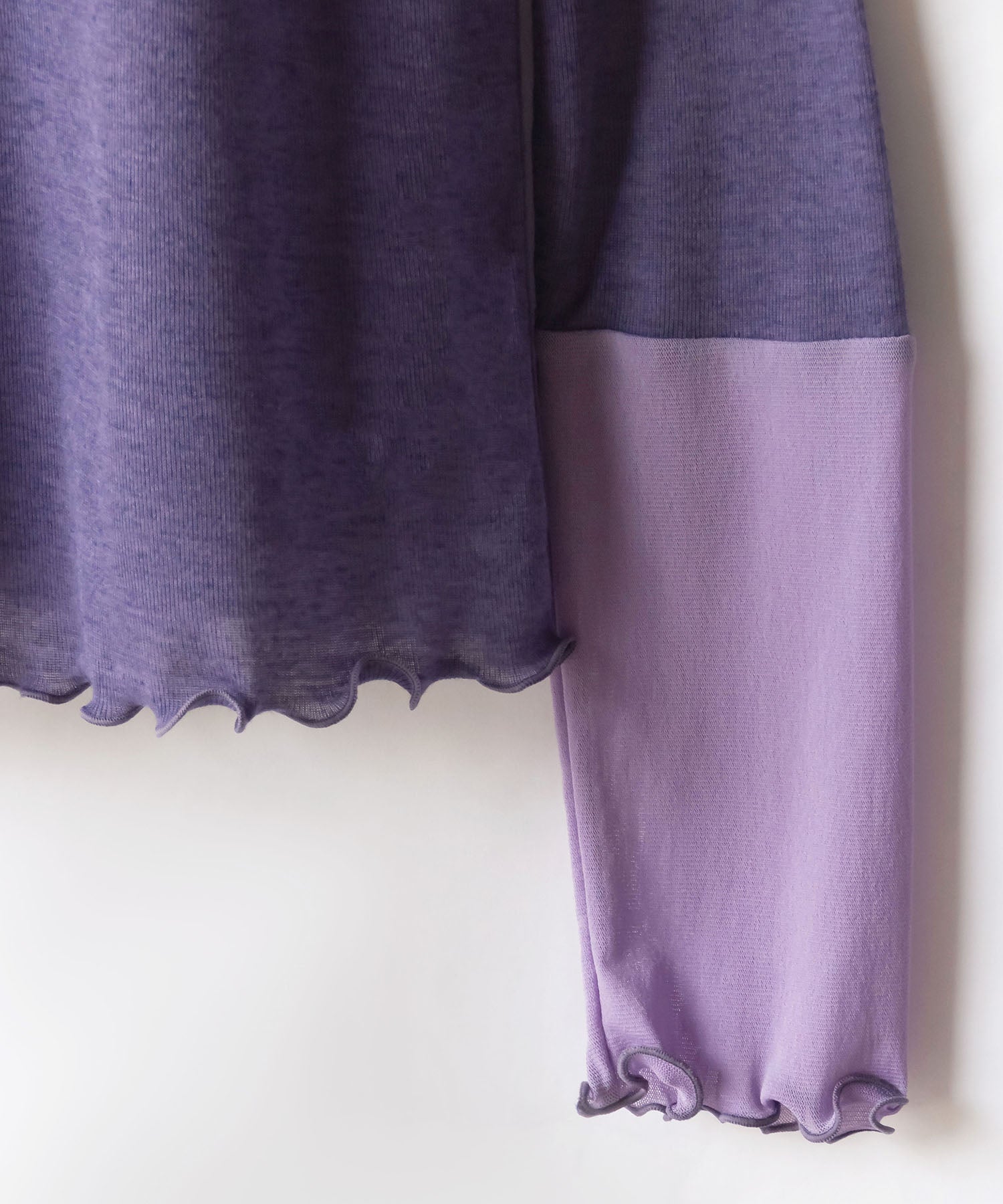 シアー切替プチハイネックメロートップス