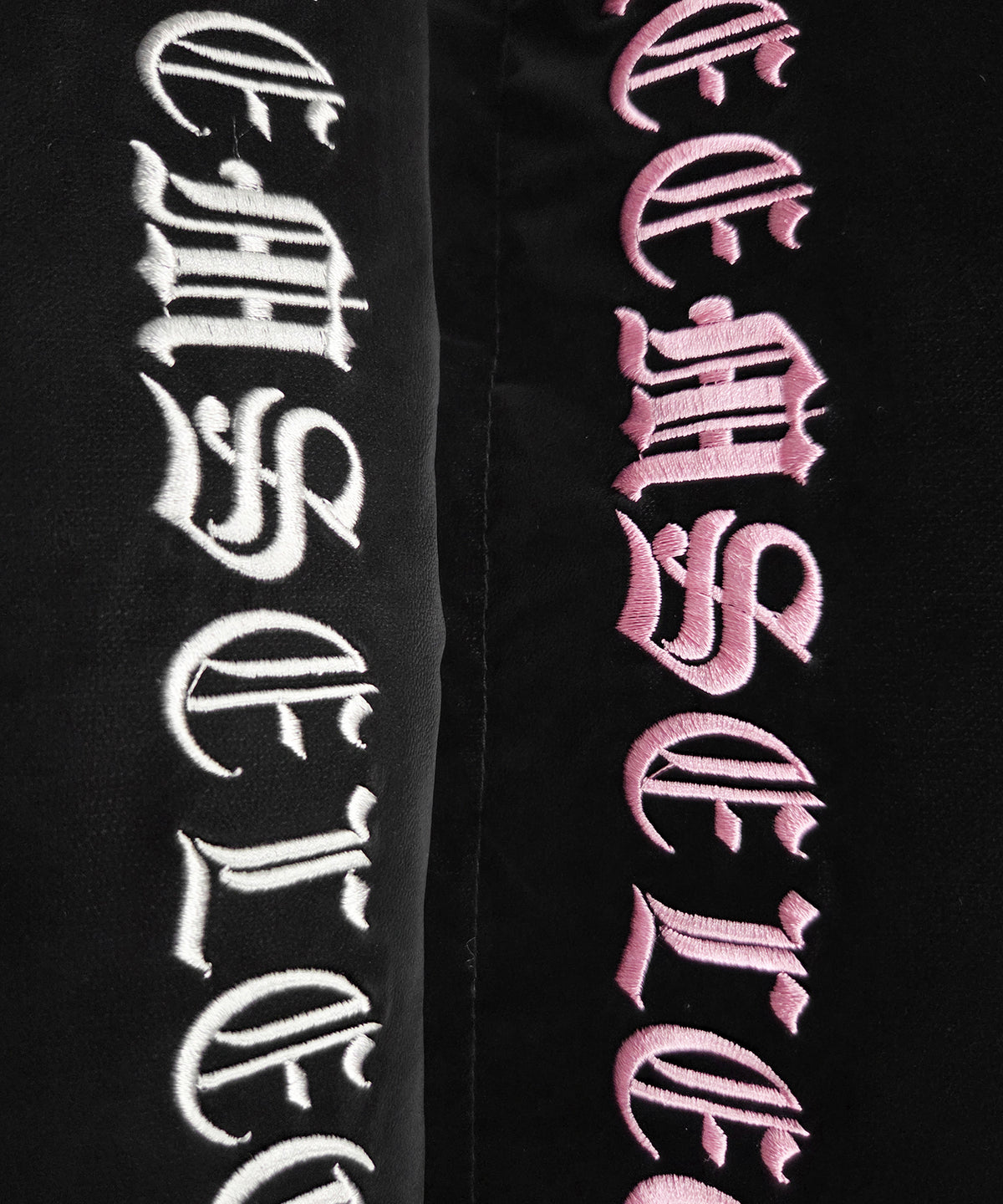 【 新色ピンクが追加！ 】グランジロゴ刺繍ショートパフ中綿ジャケット ／ grunge logo embroidery short puff fake down jacket