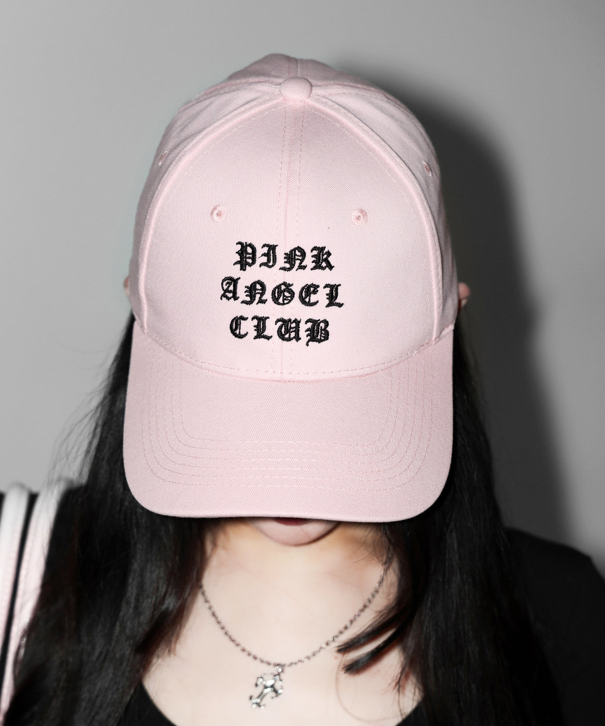 【 PINK ANGEL CLUB 】 GRUNGE LOGO embroidery CAP ／ グランジロゴ刺繍キャップ