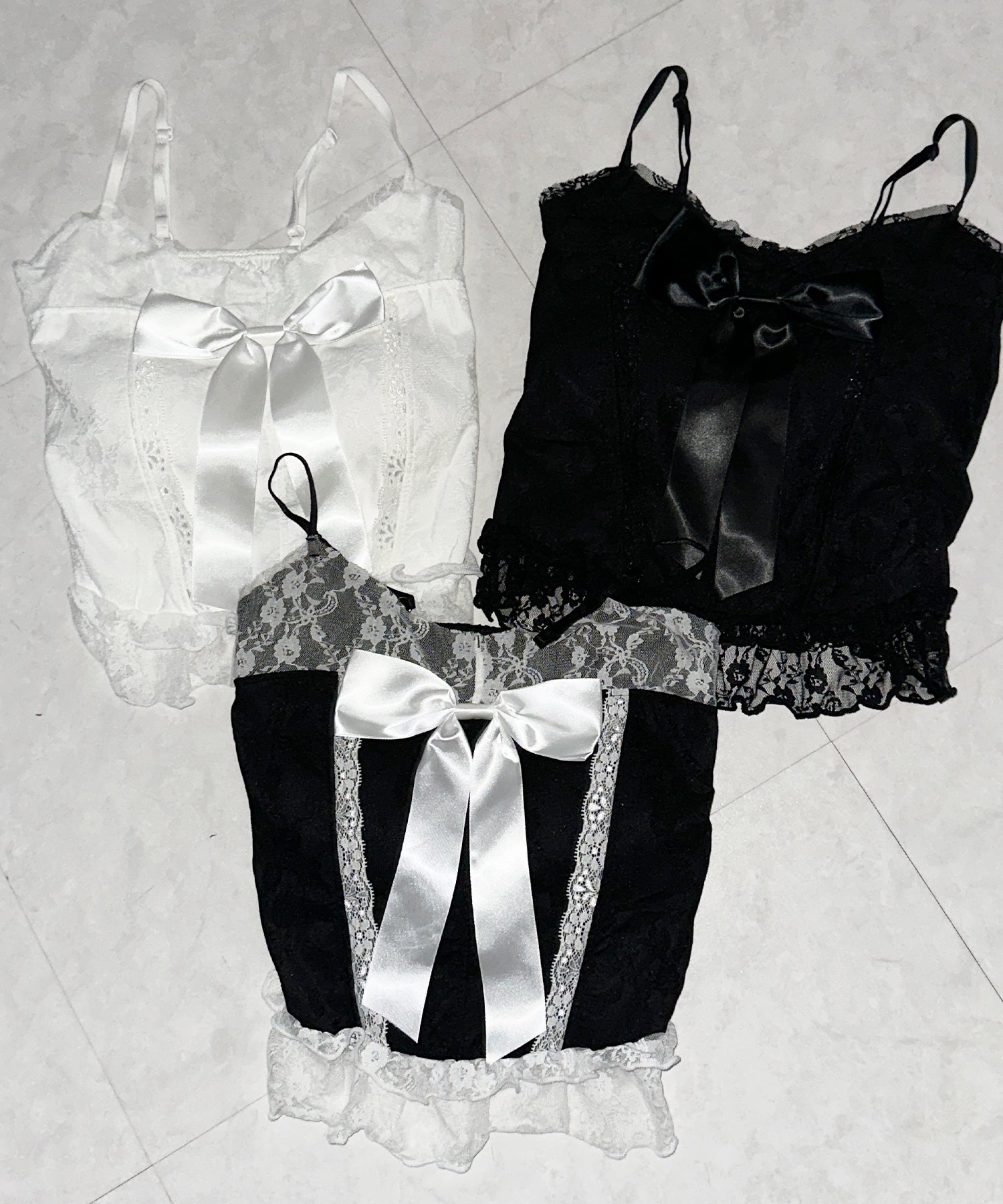 フロントサテンリボンレースキャミビスチェ ／ front satin ribbon lace cami bustier