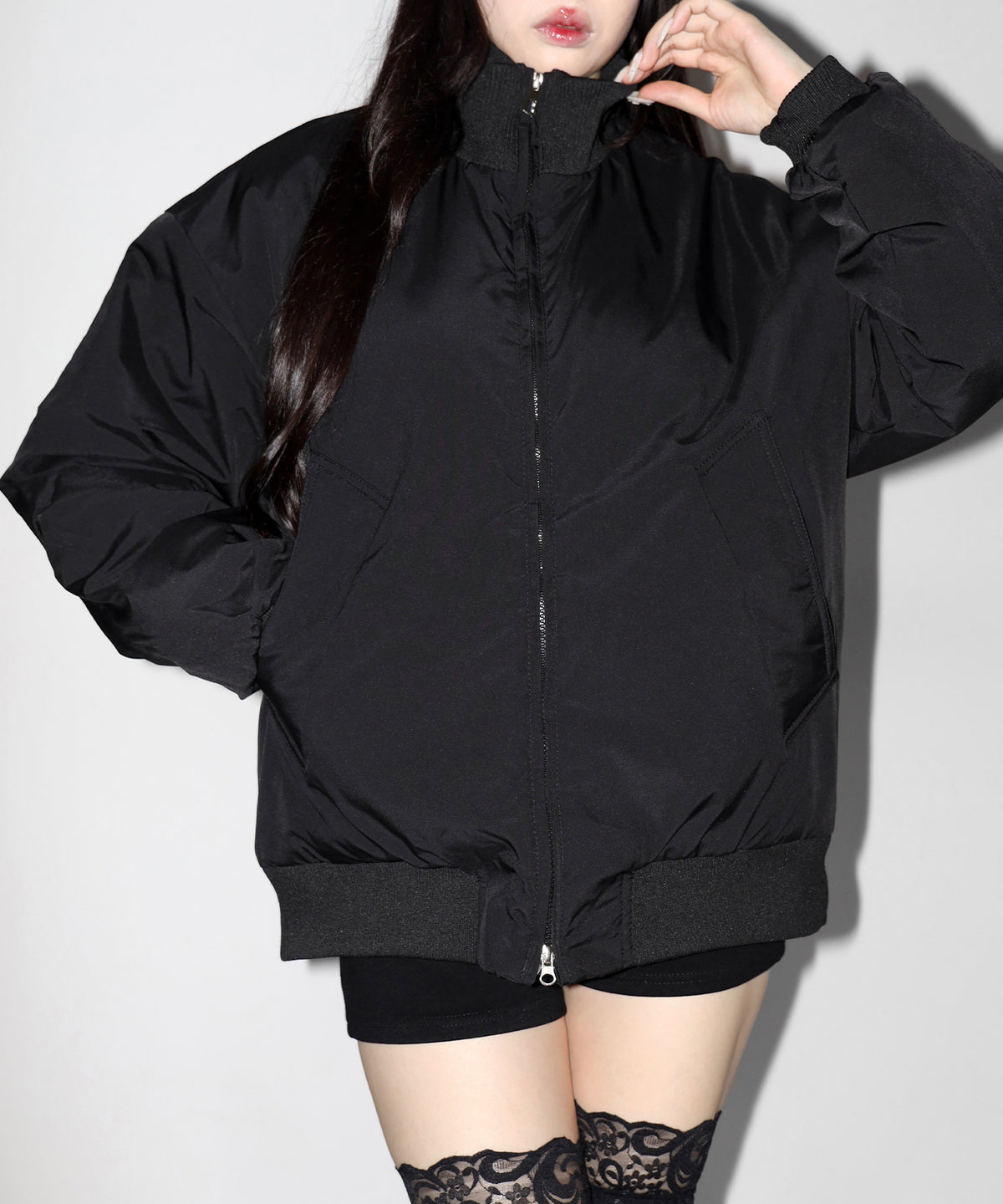 ダブルジップスタンドカラー中綿オーバーブルゾン ／ Double-zip stand-collar padded overblouson