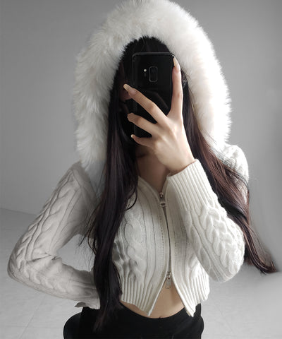ファーフーディダブルジップショートニットパーカー ／ Fur hooded double zip short knit hoodie