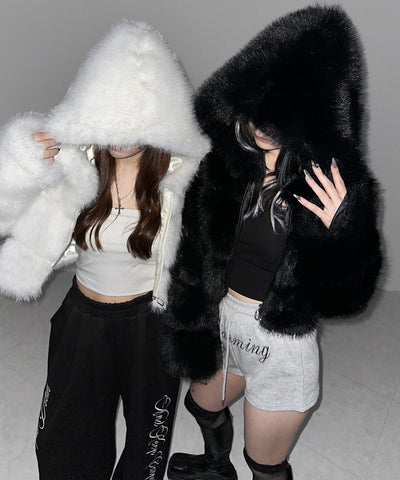 フェイクファーフーディショートコート ／ fake fur hoodie short coat