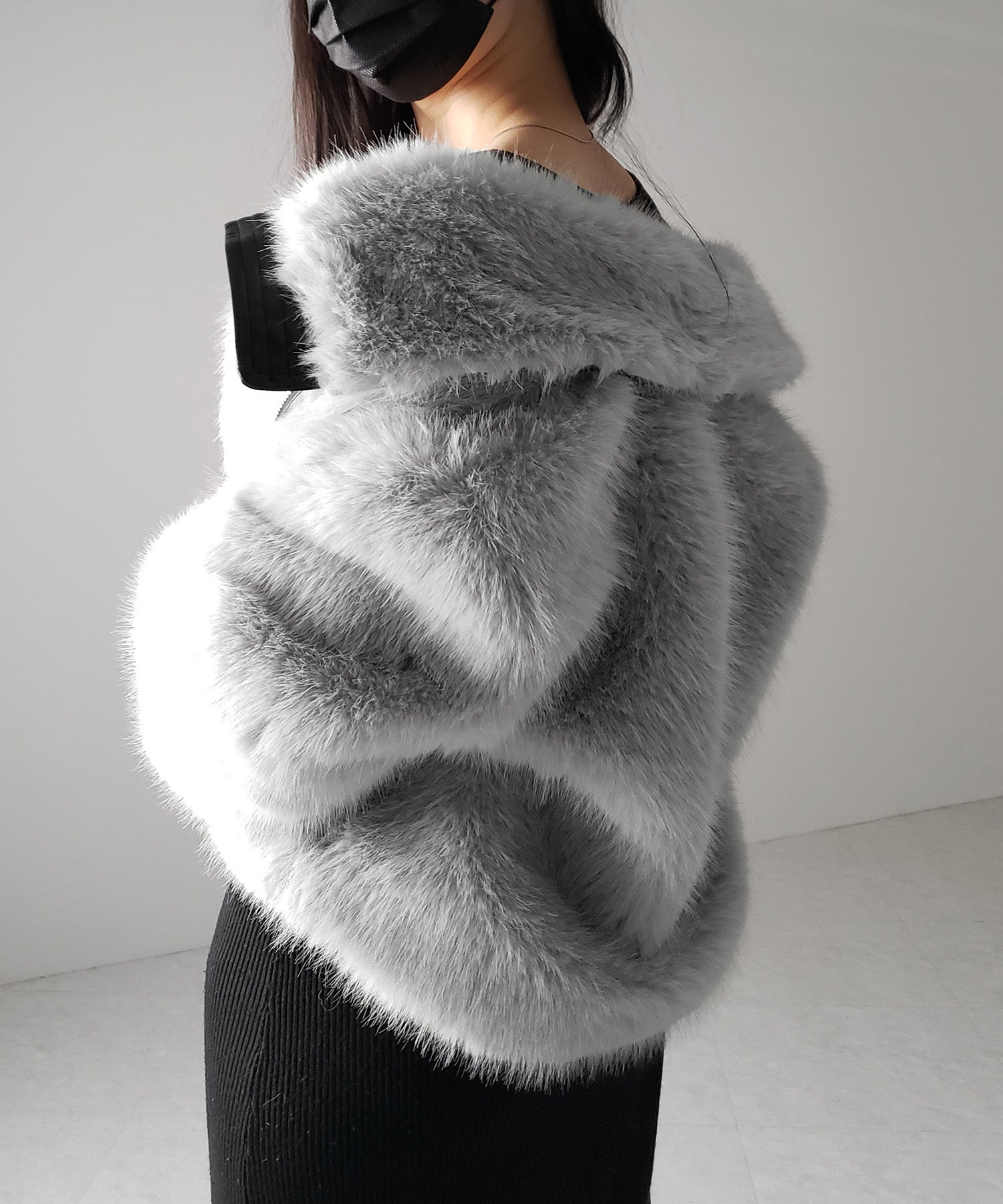 【 ２WAY 】ジップアップレザードッキングフェイクファーコート ／ zip up leather docking fake fur coat
