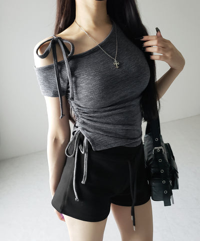 ストラップリボンワンショルサイドギャザートップス ／ strap ribbon one shoulder side gather tops