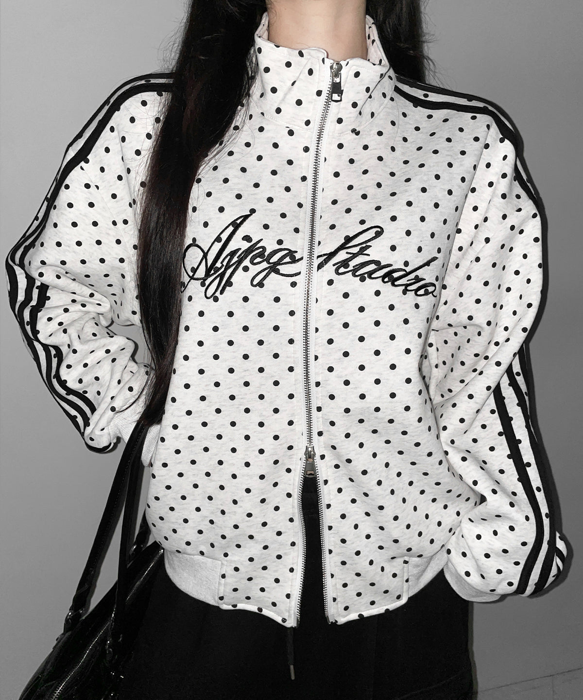 レタリングロゴ刺繍ドットラインオーバースウェットブルゾン ／ lettering logo embroidery dot line over sweat blouson
