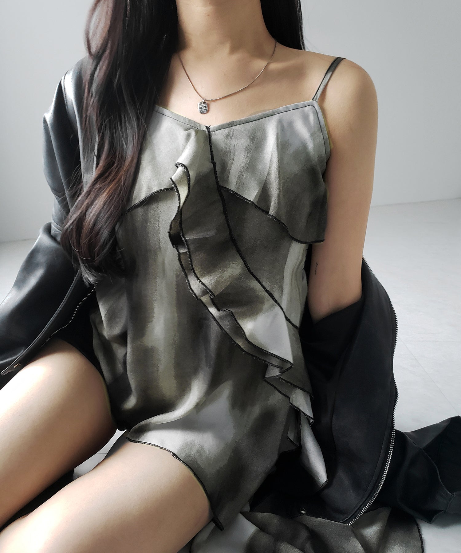 タイダイサテンアシンメトリーフリルキャミソールビスチェ ／ tiedye satin asymmetry frill camisole bustier