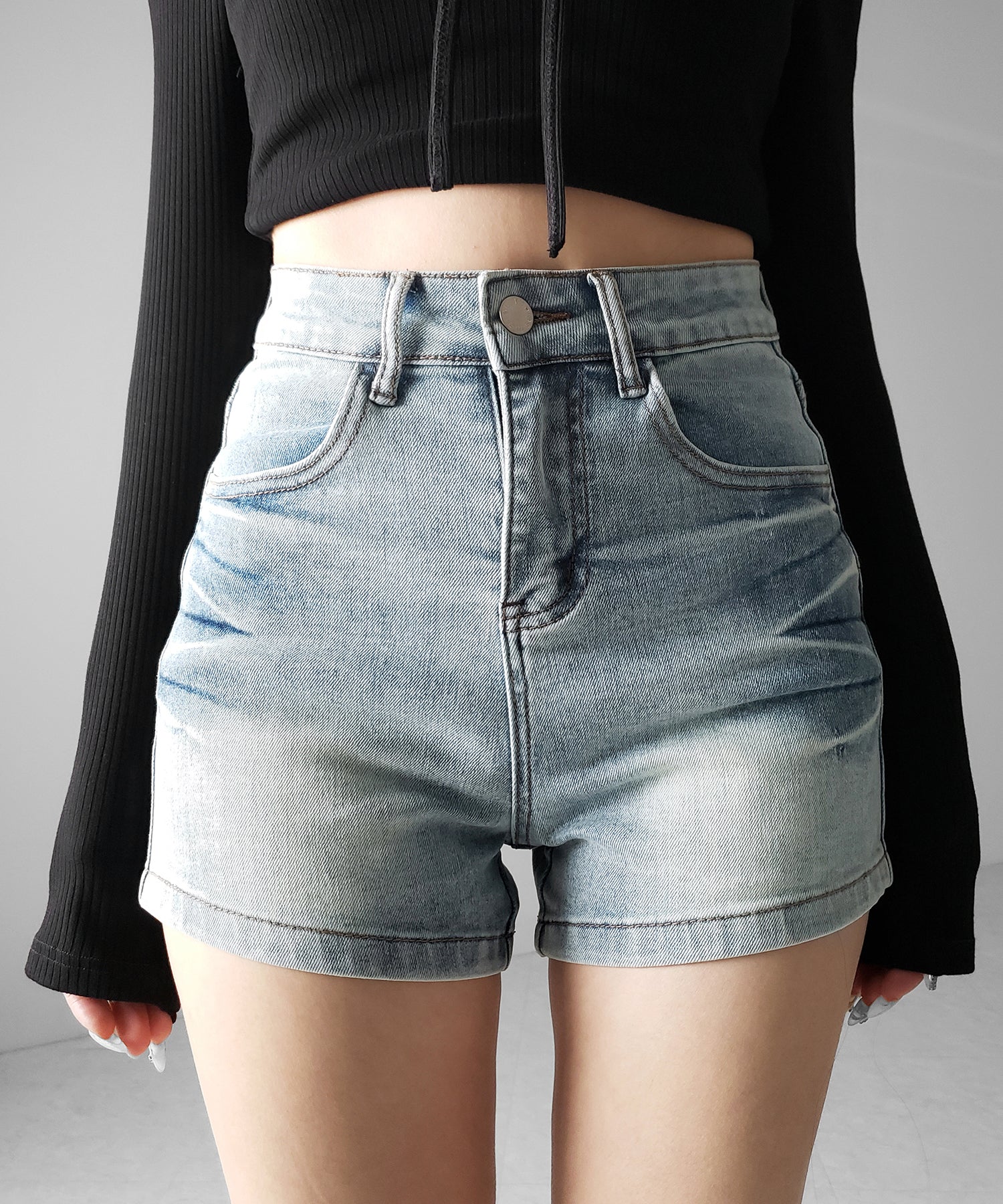 ハイウエストタイトデニムショートパンツ ／ high waist tight short pants