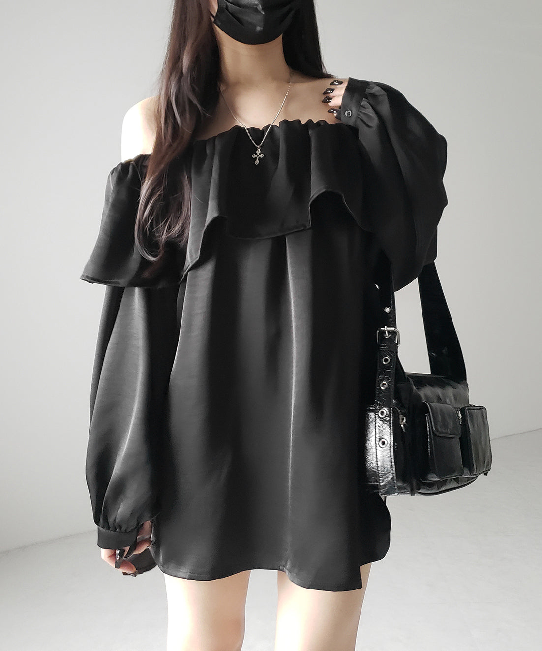 【 ２color 】オフショルダーフリルオーバーミニワンピース ／ off shoulder frill over mini onepiece