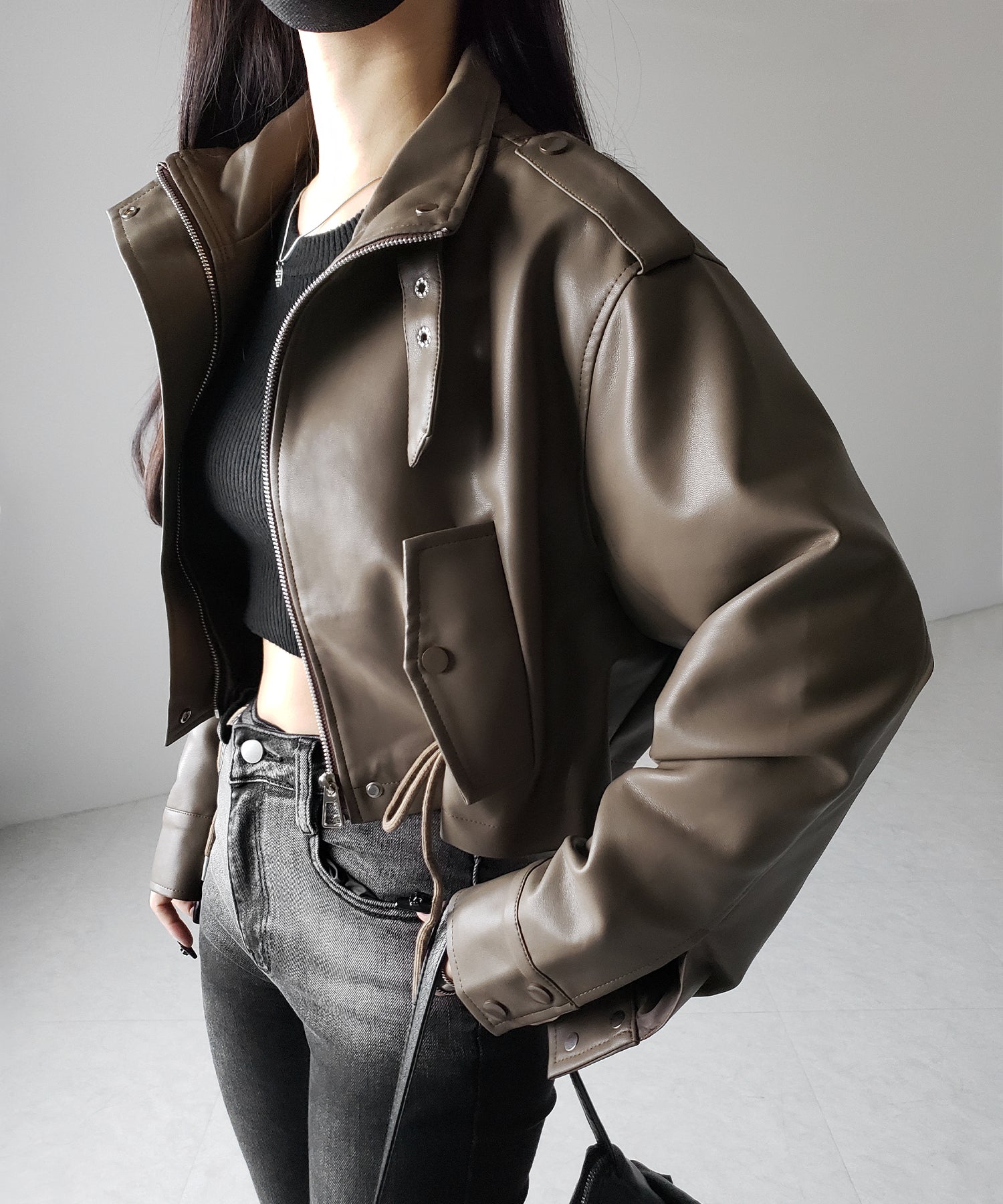 【 ２WAY 】スタンドカラーベルテッドフェイクレザーショートブルゾン ／ stand collar belted fake leather short blouson