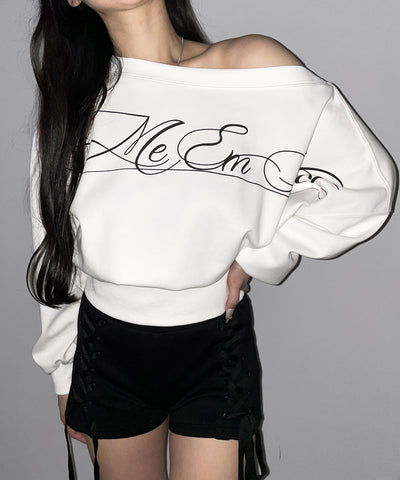 レタリングロゴワンショルショートスウェットライクトップス ／ lettering logo one-shoulder short sweatlike tops