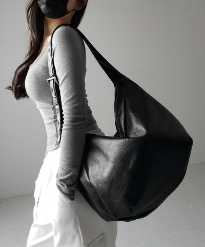 【 ２WAY ／ A4収納可 】ハトメデザインベルテッドワンハンドルショルダーバッグ ／ Eyelet design belted onehandle shoulder bag