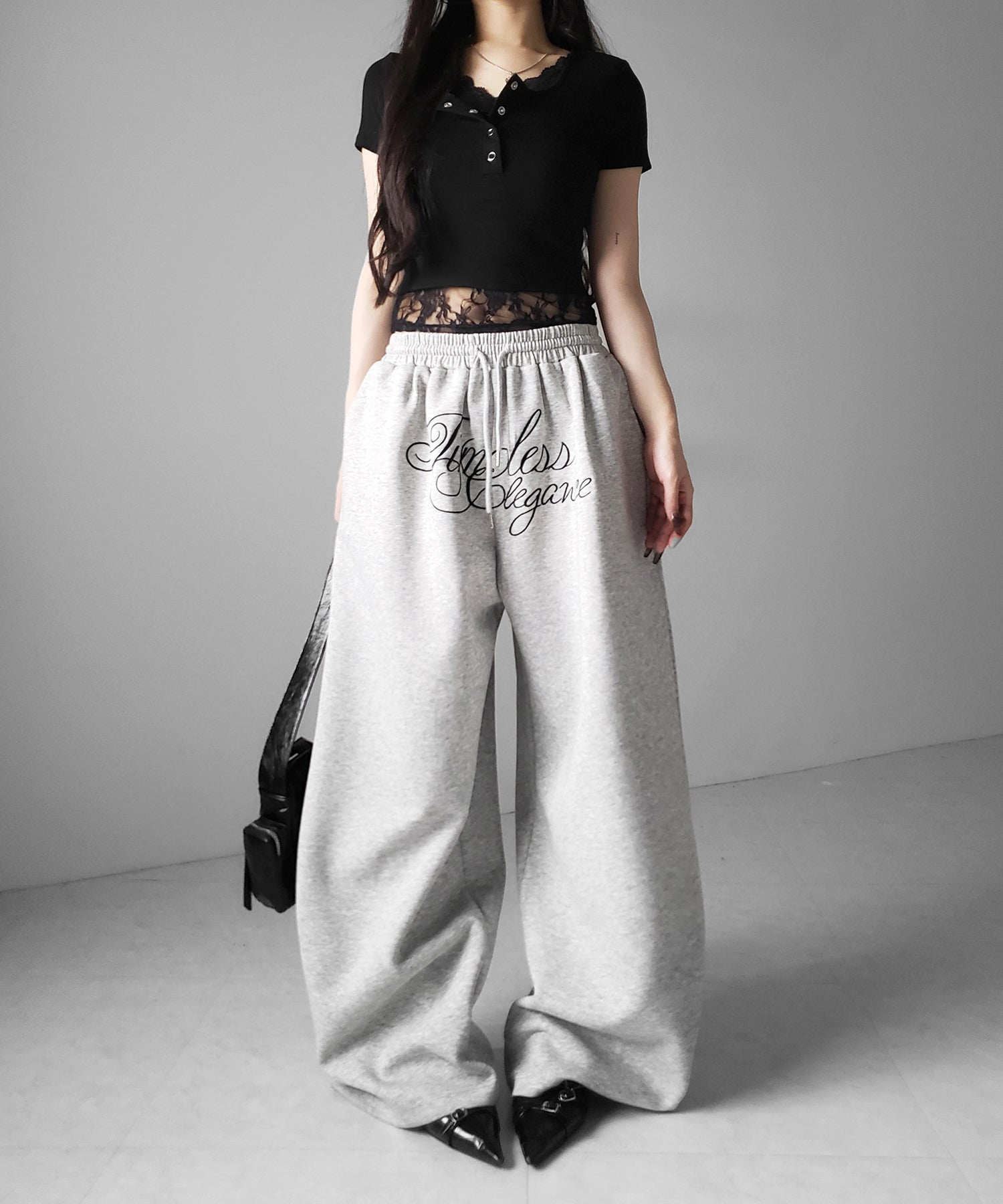 レースレイヤードヘンリーネックスクエア半袖Ｔシャツ ／ lace layered henley neck square short sleeve T-shirt