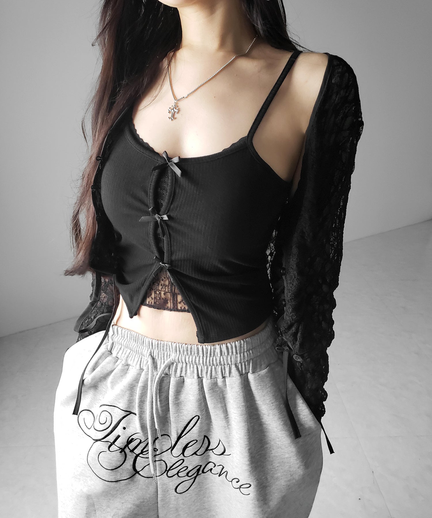 フロントリボンレースレイヤードリブキャミソール ／Front ribbon lace layered ribbed camisole