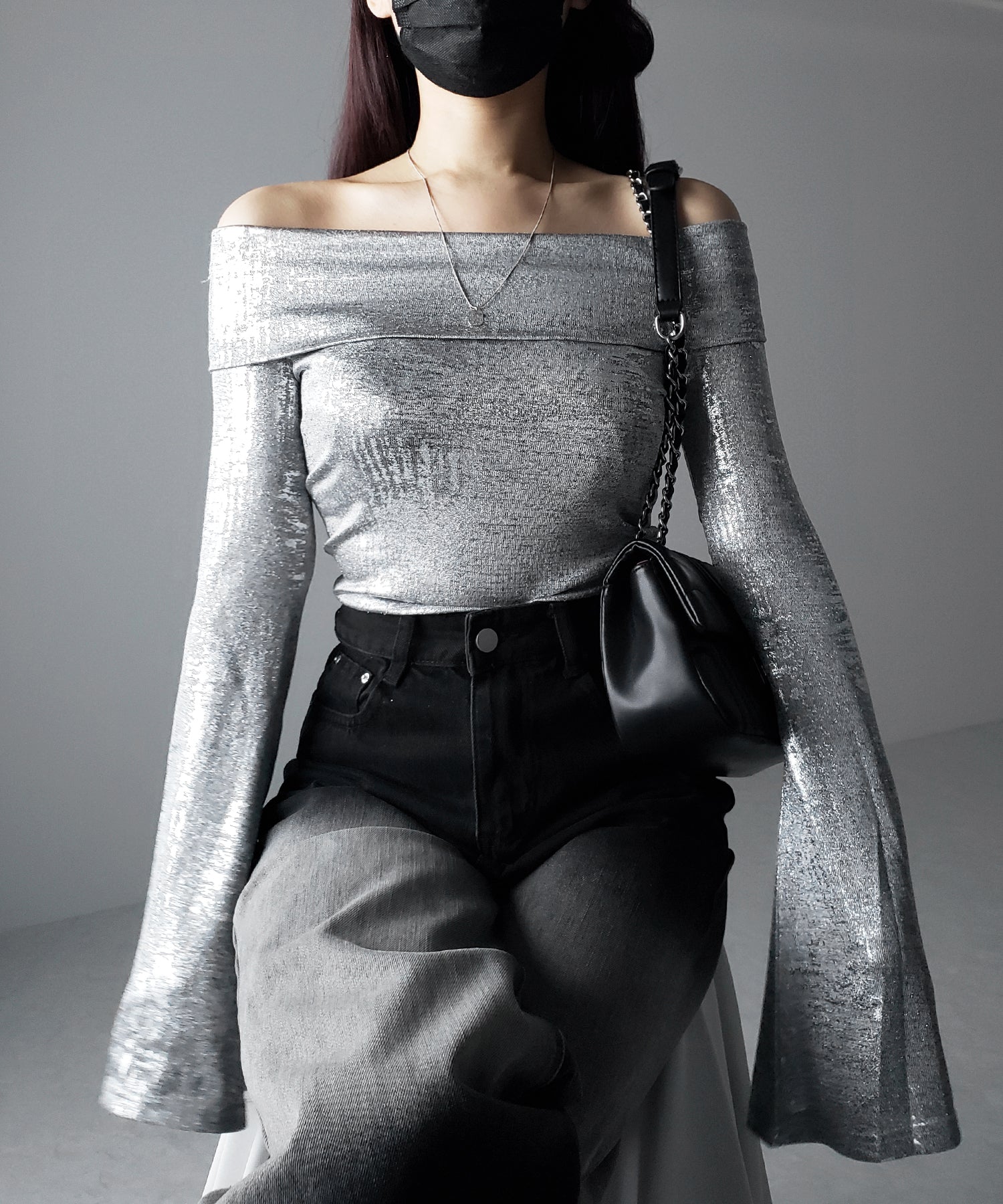 フレアスリーブメタリックオフショルトップス ／ flare sleeve metallic off shoulder tops