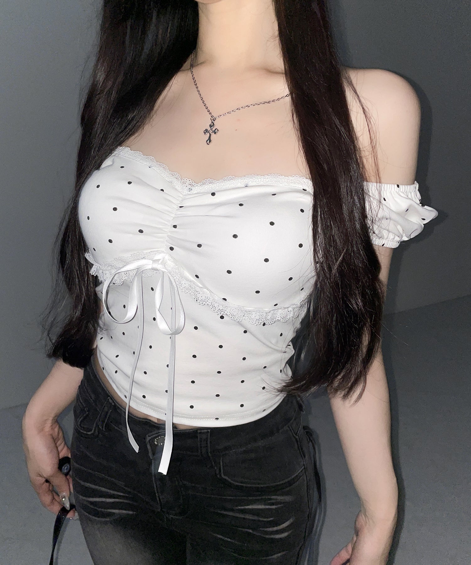 ドットレースリボンギャザーオフショルトップス ／ dot lace ribbon gathered off shoulder tops