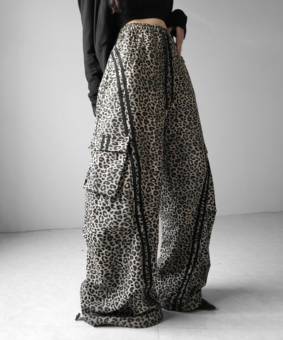 【 裾絞り可能２WAY 】レオパードヴィンテージサイドラインタックワイドスウェットパンツ ／ leopard vintage side line tuck wide sweatpants