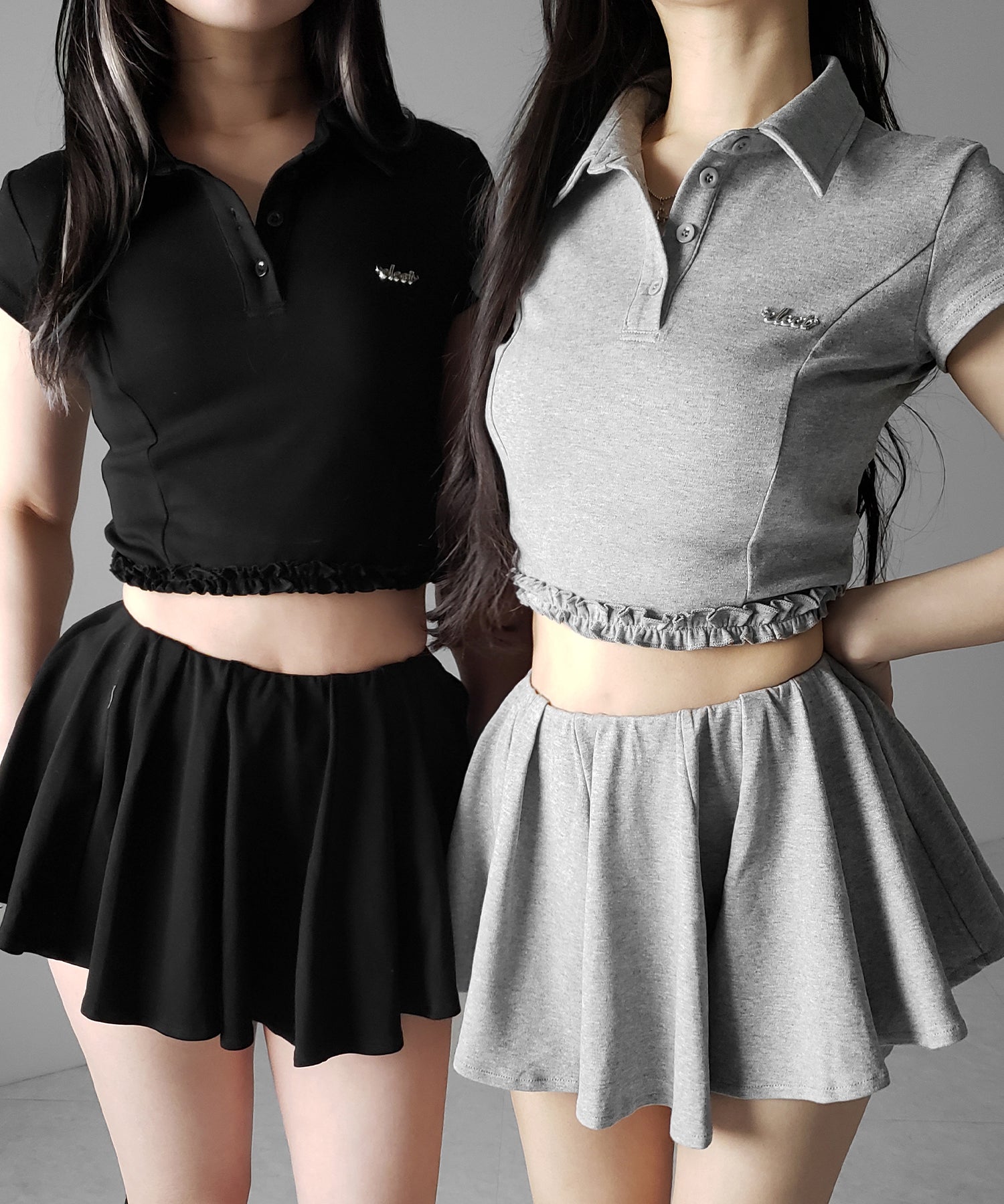 【 セットアップ 】ロゴプレート半袖トップス＋フレアミニスカパン SET ／( SETUP ) logo plate short sleeve tops + flared mini skirt pants