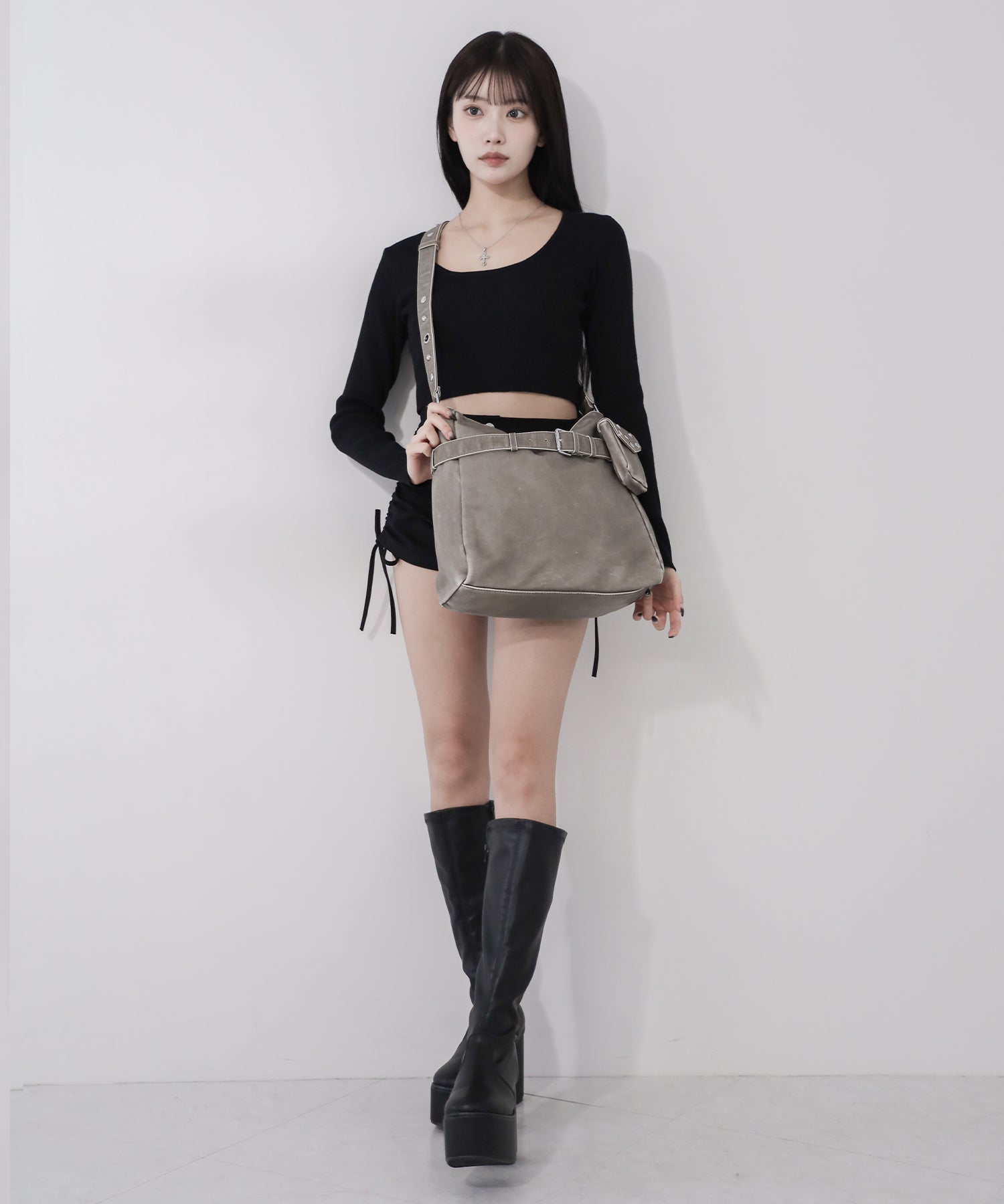 【 A4収納可 】ミニポーチ付きスタッズベルトヴィンテージフェイクレザーショルダーバッグ ／ mini poach SET studs belt vintage fake leather shoulder bag