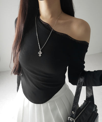 【 ２color 】ワンショルダーレースポイントスリムカットソートップス ／ one shoulder lace point slim cutsew tops