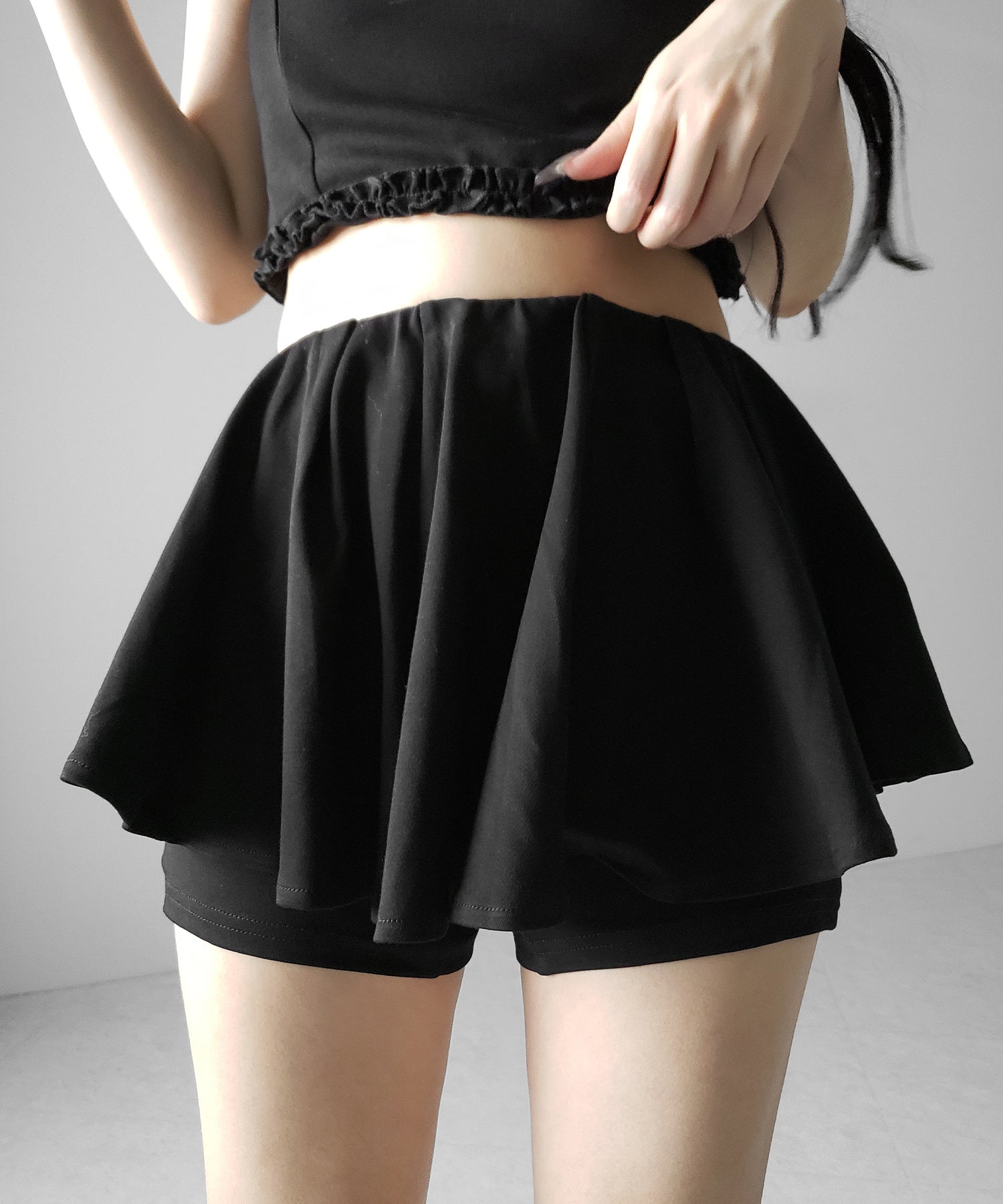 【 セットアップ 】ロゴプレート半袖トップス＋フレアミニスカパン SET ／( SETUP ) logo plate short sleeve tops + flared mini skirt pants