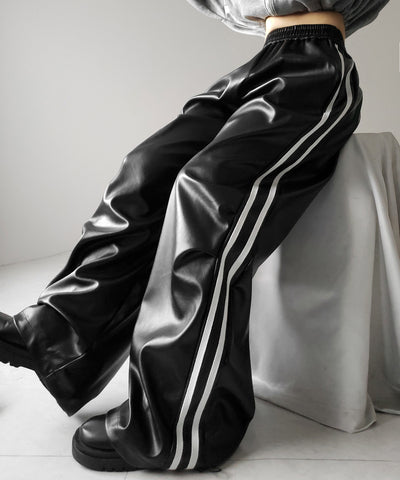 【 選べる４size ／ ２color 】２WAY サイドラインフェイクレザーワイドパンツ ／ ２WAY Sideline fake leather wide pants