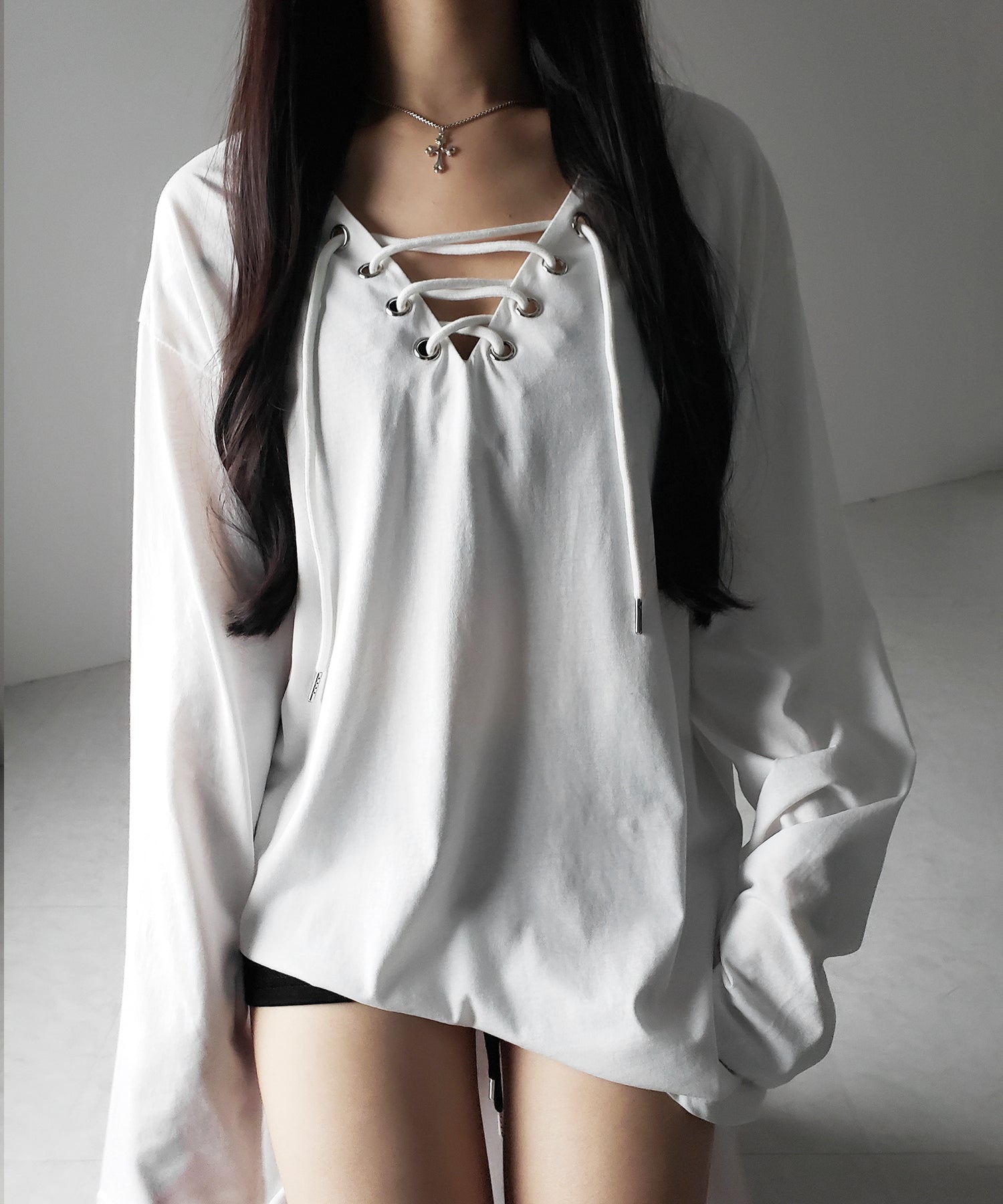【 ２color 】レースアップルーズシルエット長袖ビッグTシャツ ／ laceup loose silhouette long sleeve big T-shirt