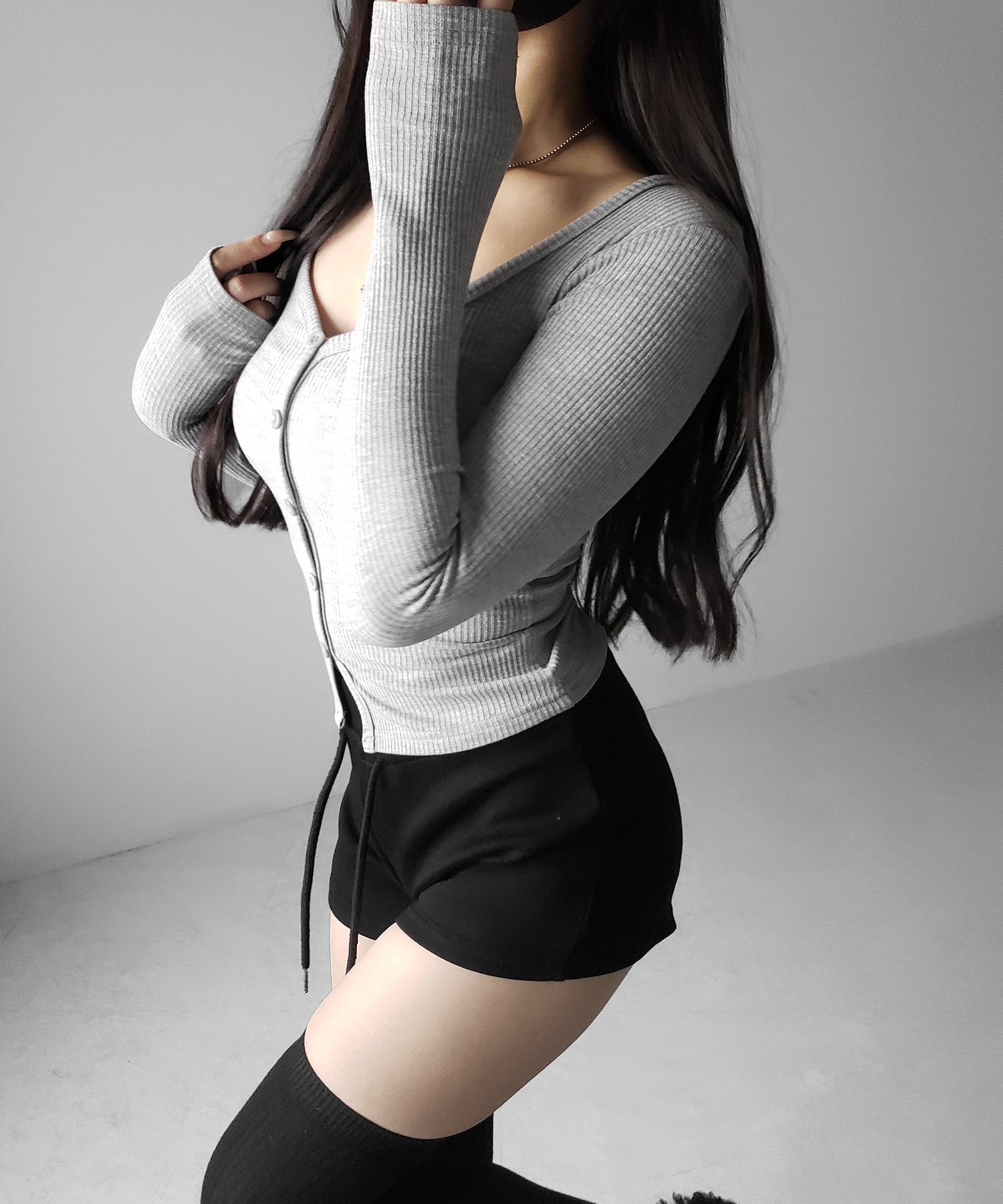 【 裏微起毛 】フロントボタンタイトリブカットソートップス ／ front button tight ribbed cutsew tops