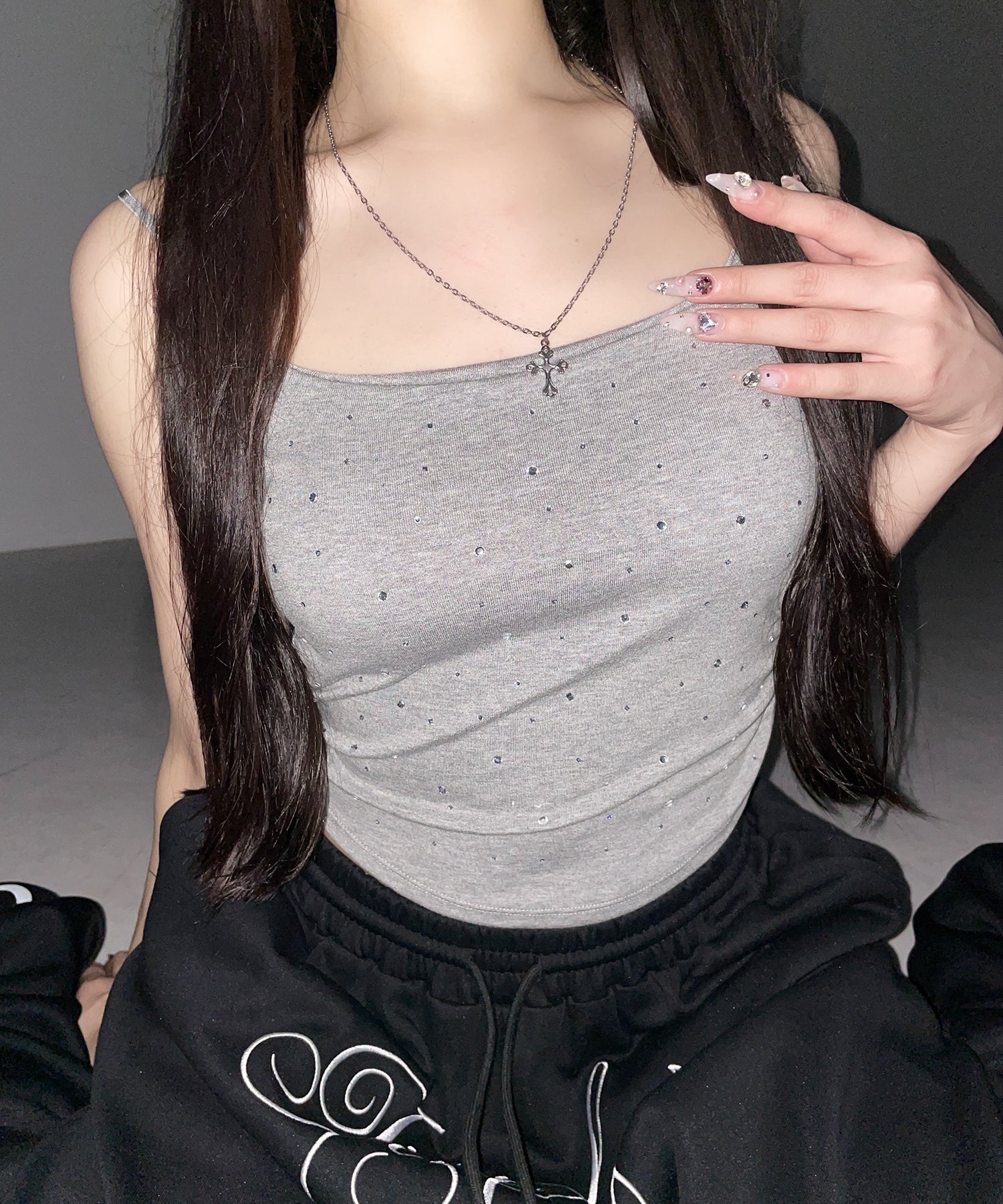 ラインストーンスクエアネックスリムキャミソール ／ Rhinestone square neck slim camisole