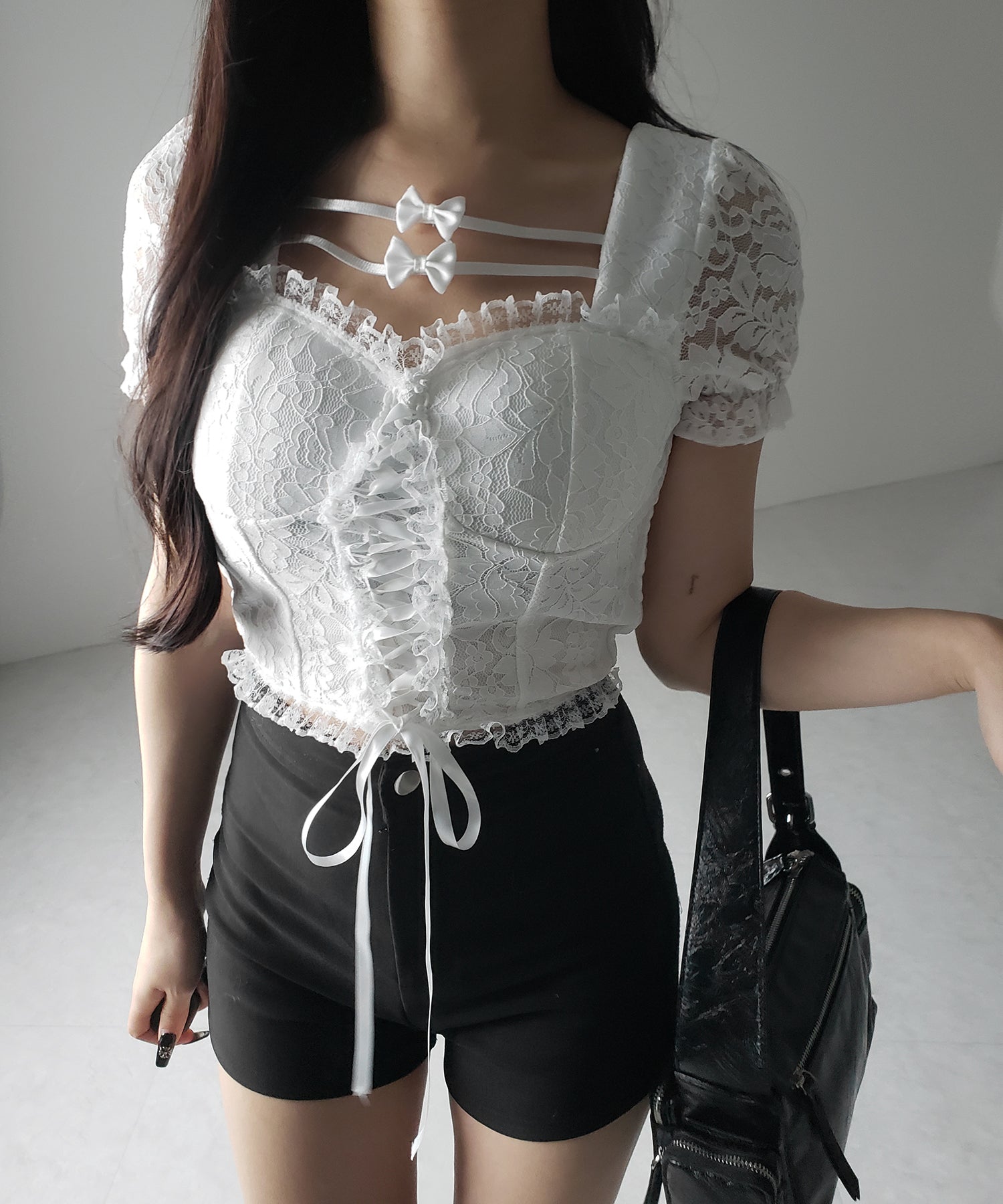 【 ２color 】フロントリボンレースアップコルセットブラウス ／ front ribbon lace-up corset blouse