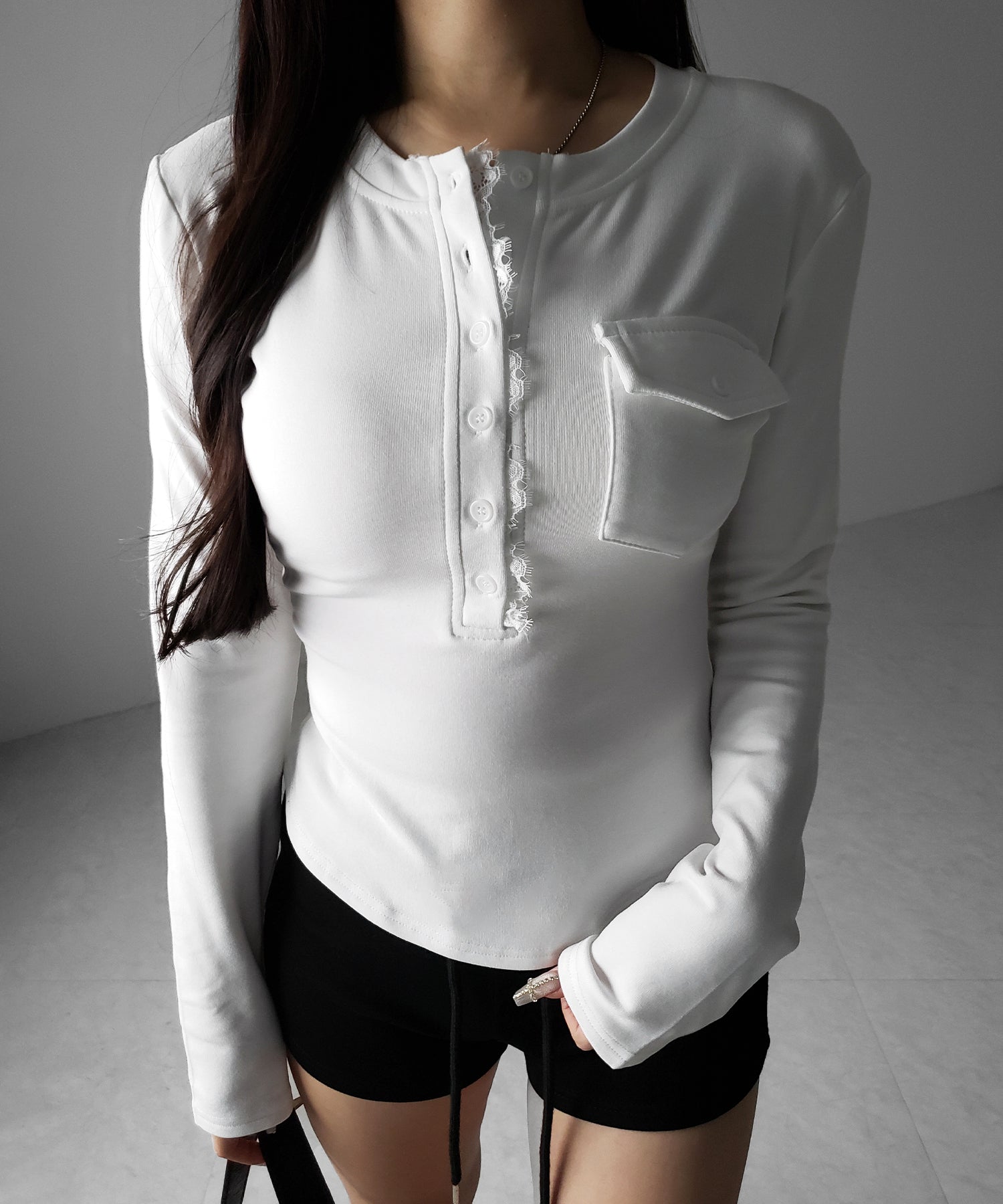 【 裏起毛 】レースドッキングヘンリーネックトップス ／ lace docking henley neck tops