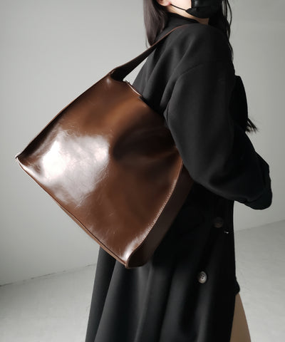 【 ２color 】ヴィンテージフェイクレザースクエアショルダーバッグ ／ vintage fake leather square shoulder bag