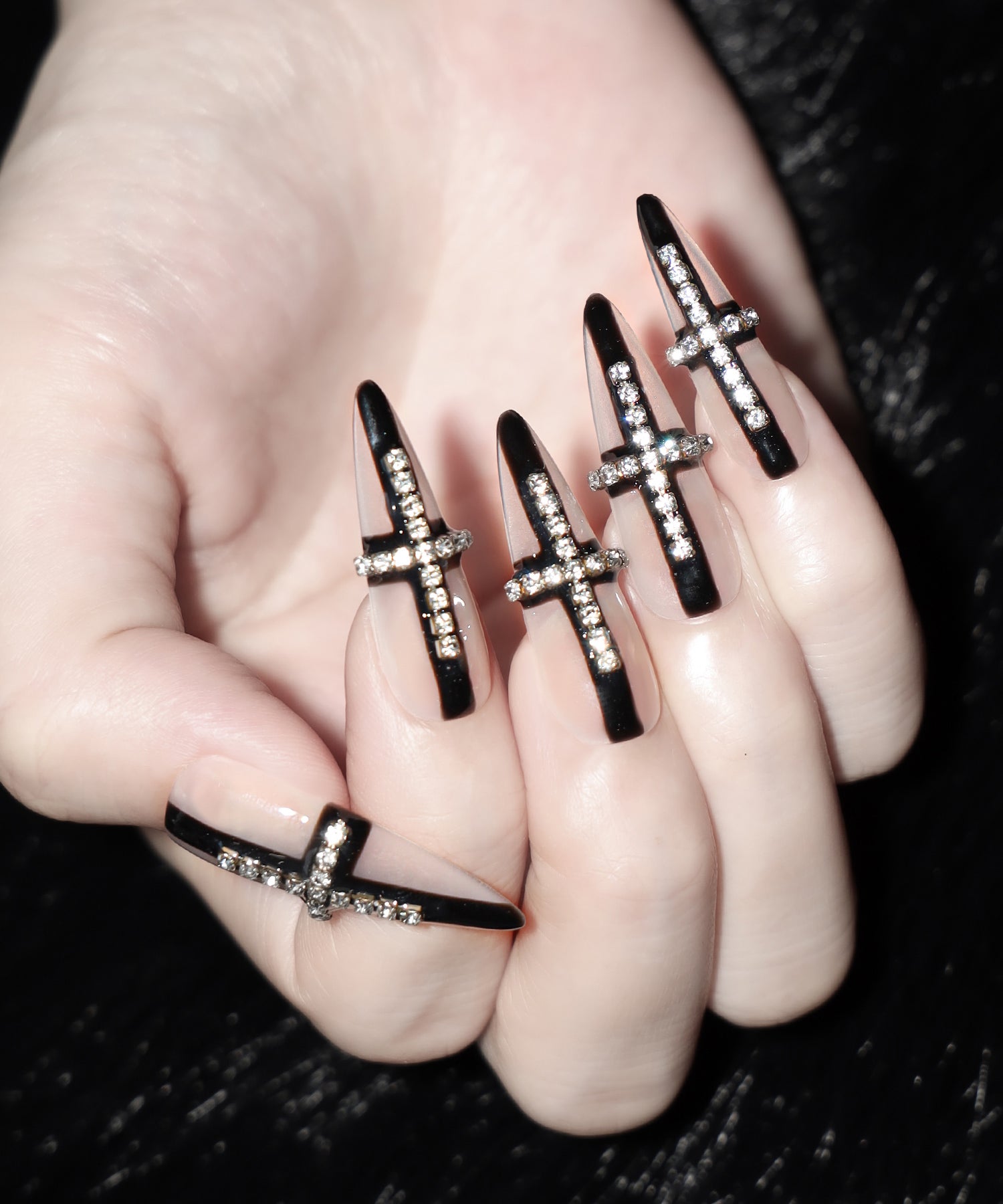 シルバーストーンクロスラインブラックシアースティレットネイルチップ／silverstone cross line black sheer stiletto nail tips