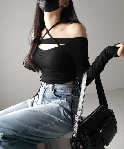 【 ２WAY 】クロスストラップリボンカットアウトオフショルトップス ／ cross strap ribbon cutout offshoulder tops
