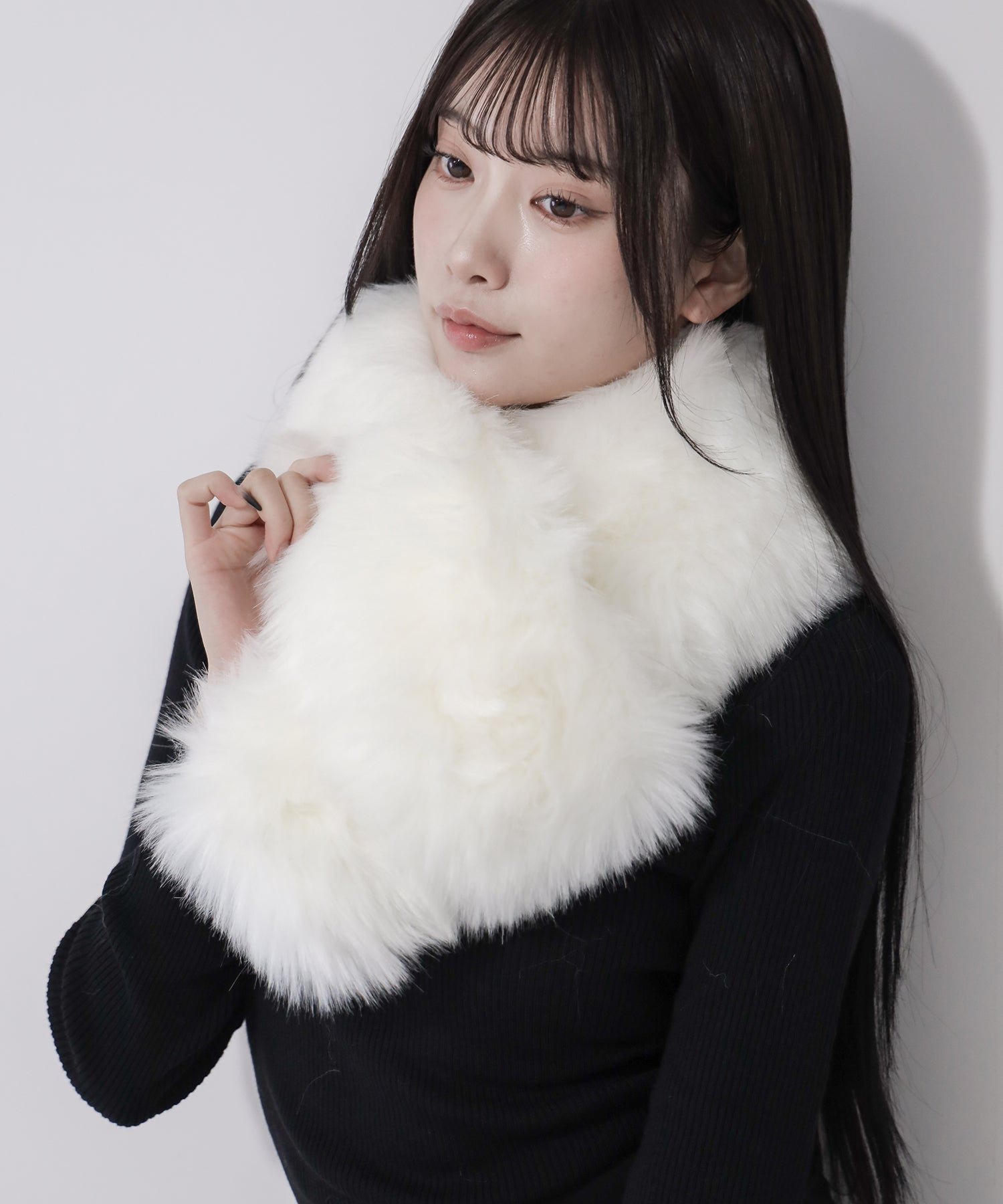 フェイクファーボリュームロングマフラー ／ fake fur volume long muffler