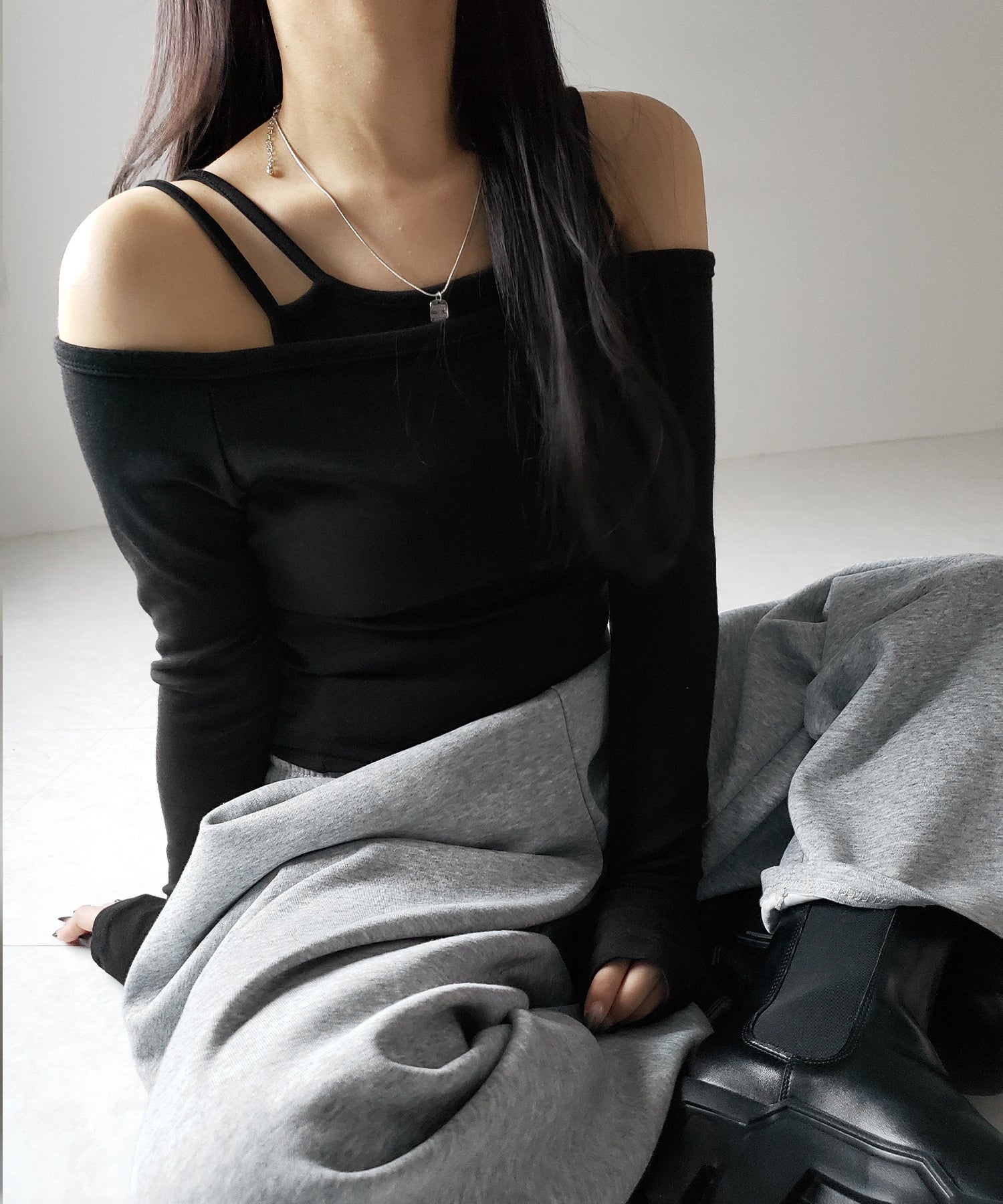 【 ２color 】レイヤードダブルストラップオフショルトップス ／ layerd double strap off shoulder tops