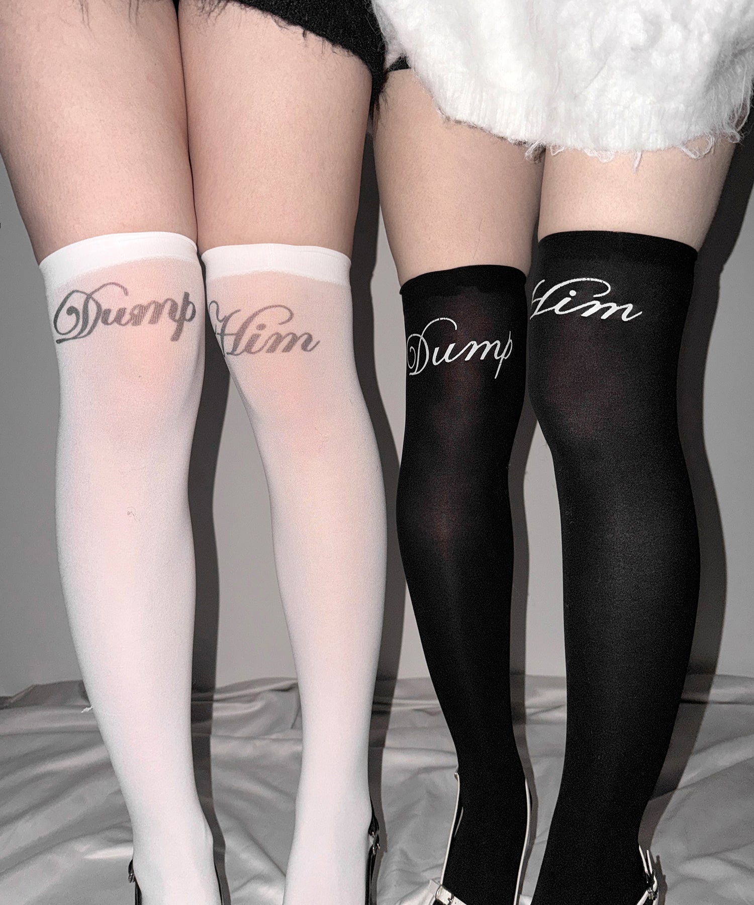 【 選べる３柄アソート 】レタリングロゴシアーニーハイソックス ／ lettering logo sheer knee high socks