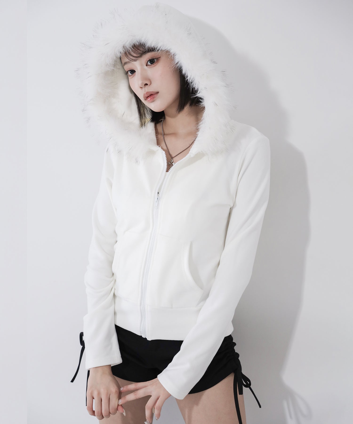 フェイクファーフーディジップアップパーカー ／ fake fur hooded zipup hoodie