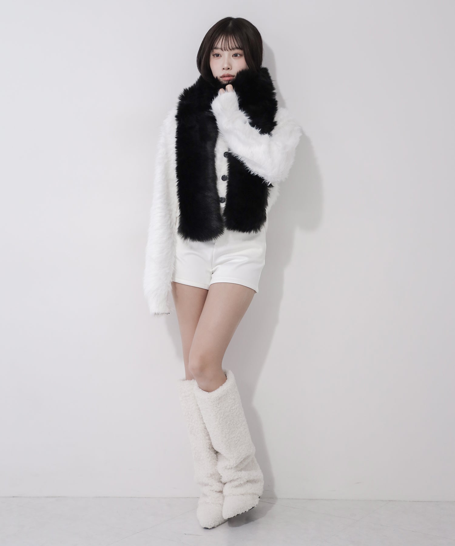 フェイクファーボリュームロングマフラー ／ fake fur volume long muffler