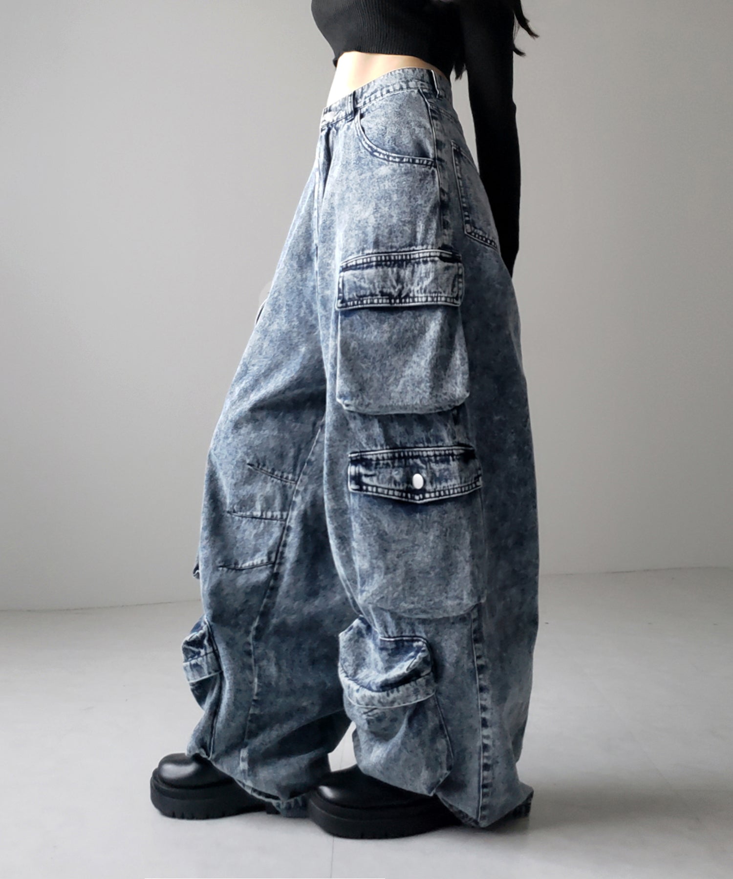 【 デニムセットアップ着用可能 】ヴィンテージケミカルブリーチヘビーワイドカーゴデニム ／ vintage chemical bleach heavy wide cargo denim