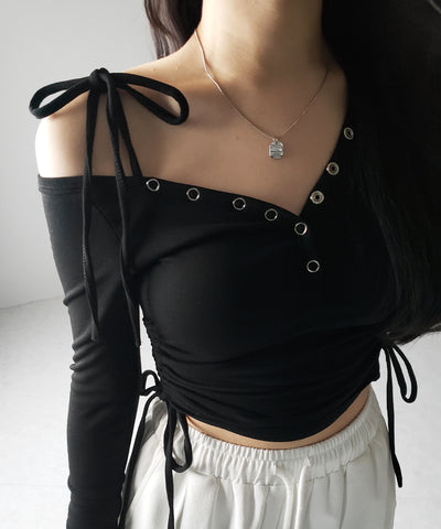 【 ２WAY ／ 裏起毛 】ナナメストラップスナップボタンシャーリングリボントップス ／ naname strap snap button shirring ribbon tops
