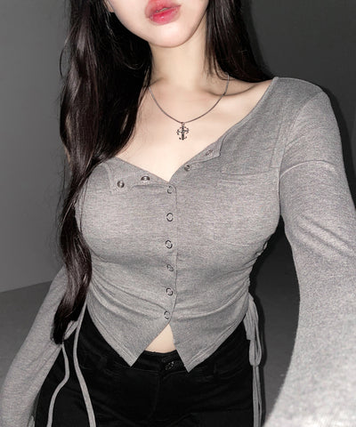 スナップボタンサイドシャーリング長袖ワンショルトップス ／ Snap button side shirring long-sleeved one-shoulder tops