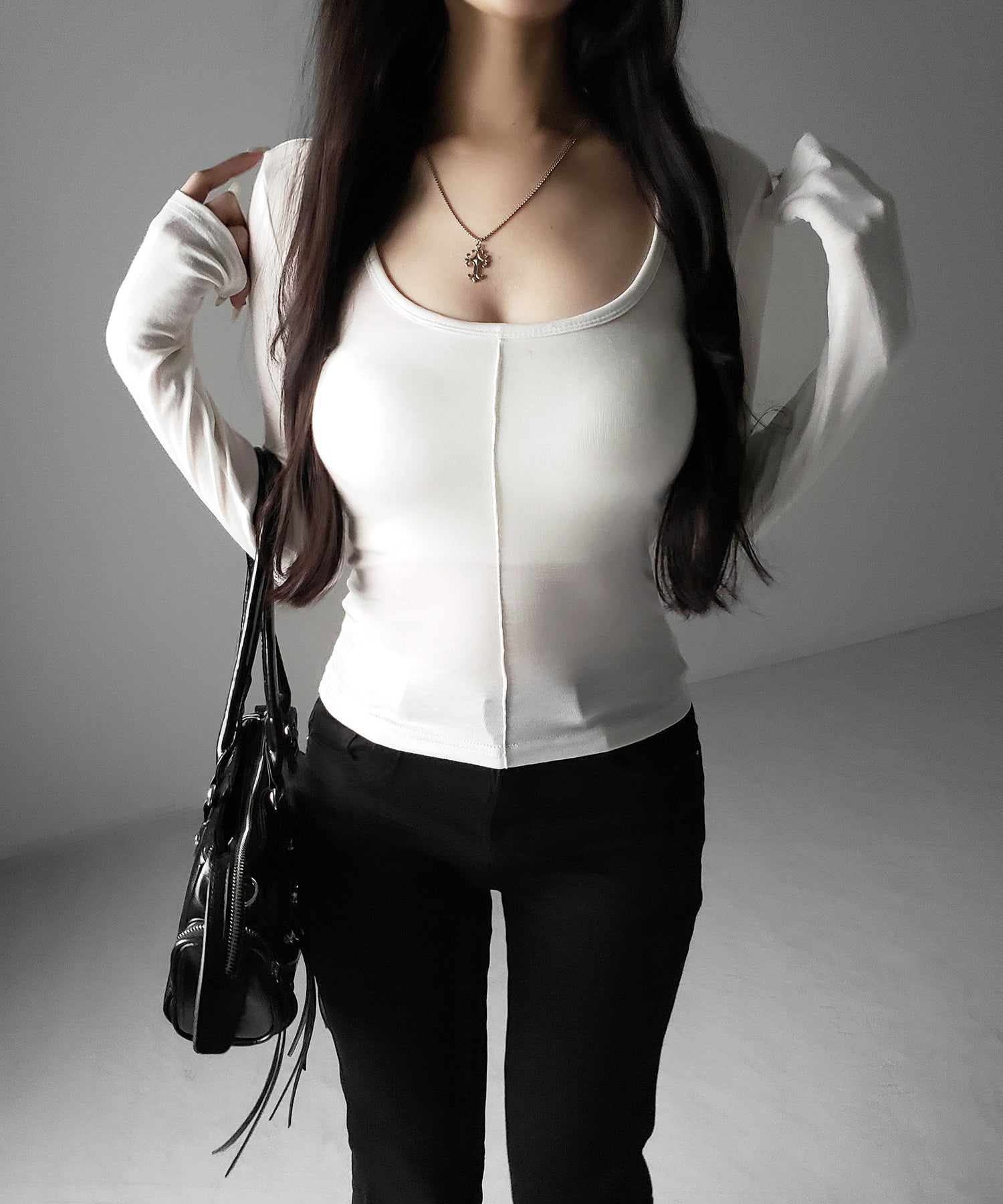 オープンネックタイトフィットルーズドレープ長袖Ｔシャツ ／ open neck tight fit loose drape long sleeve T-shirts