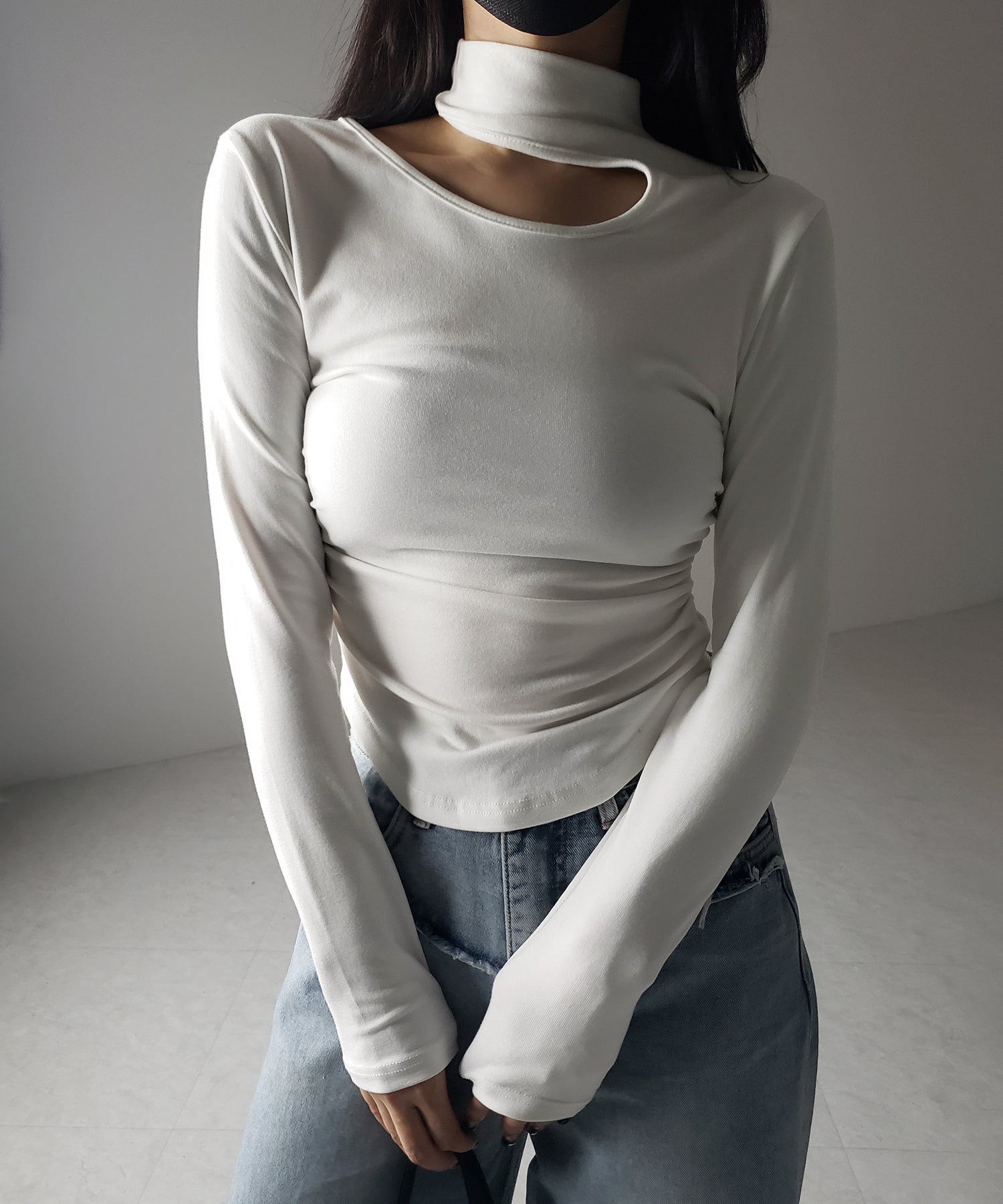 【 ２color 】カットアウトアシメチョーカーカットソートップス ／cutout asymmetry choker cutsew tops