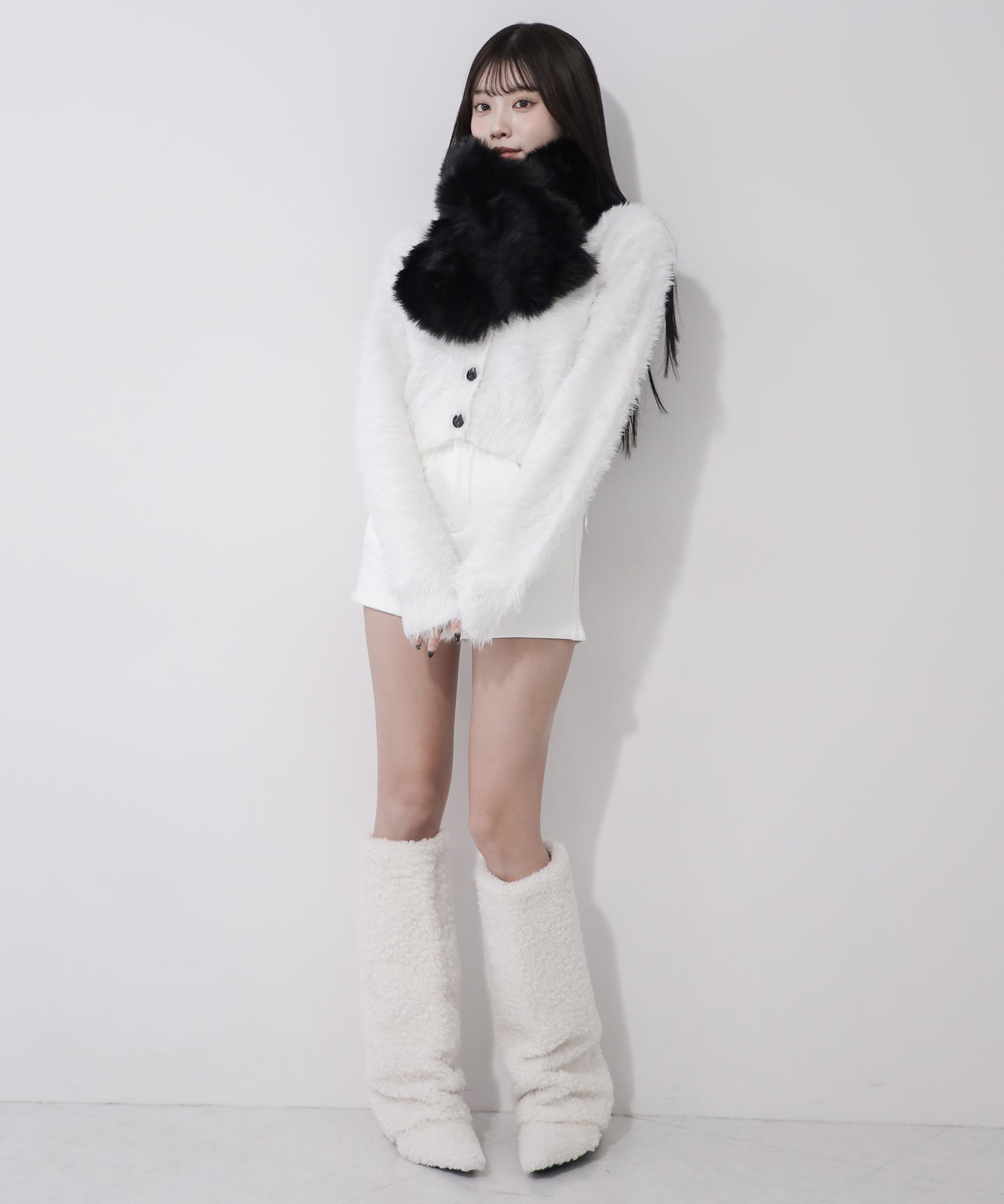 フェイクファーボリュームロングマフラー ／ fake fur volume long muffler