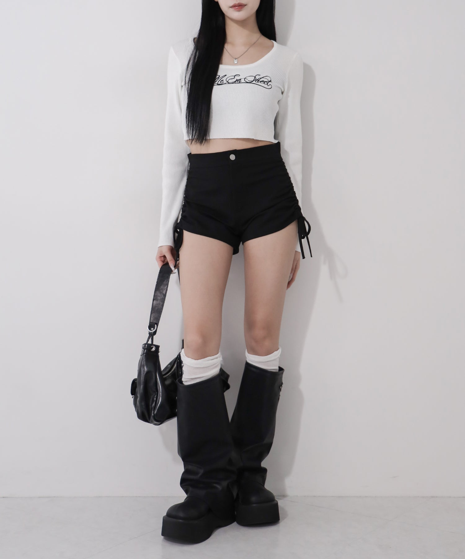 レタリングロゴ刺繍スクエアネックショートリブニットトップス ／ lettering logo embroidery square neck short rib knit tops