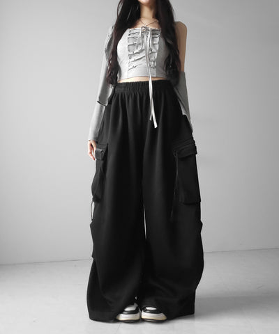 【 裾絞り可能２WAY 】ドローコードタックワイドカーゴスウェットパンツ ／ drawcord tuck wide cargo sweatpants