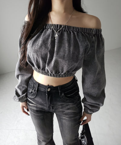 【 ２color 】ヴィンテージデニムギャザーオフショルトップス ／ vintage denim gathered off shoulder tops